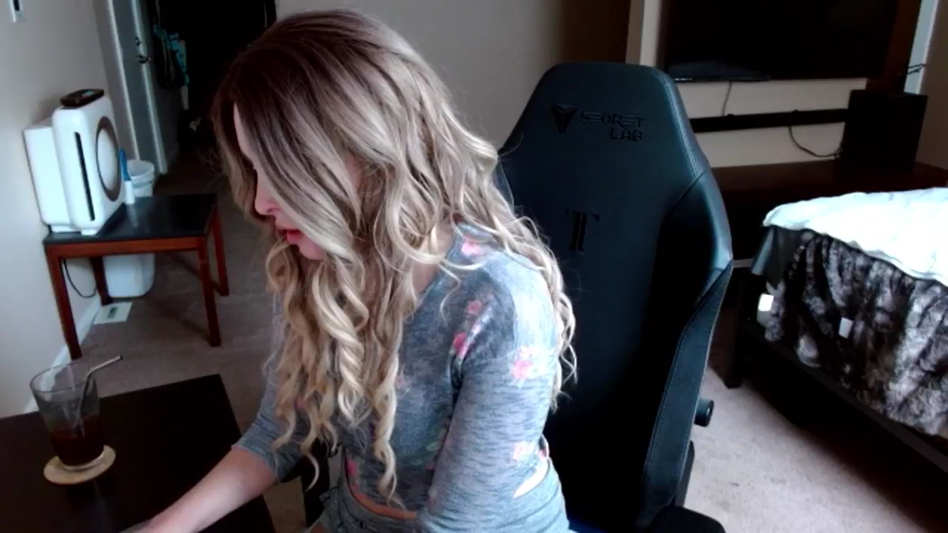 Gallery image thumbnail from Google_'s myfreecams stream on, 07/02/2024, 19:32 image 19 of 20