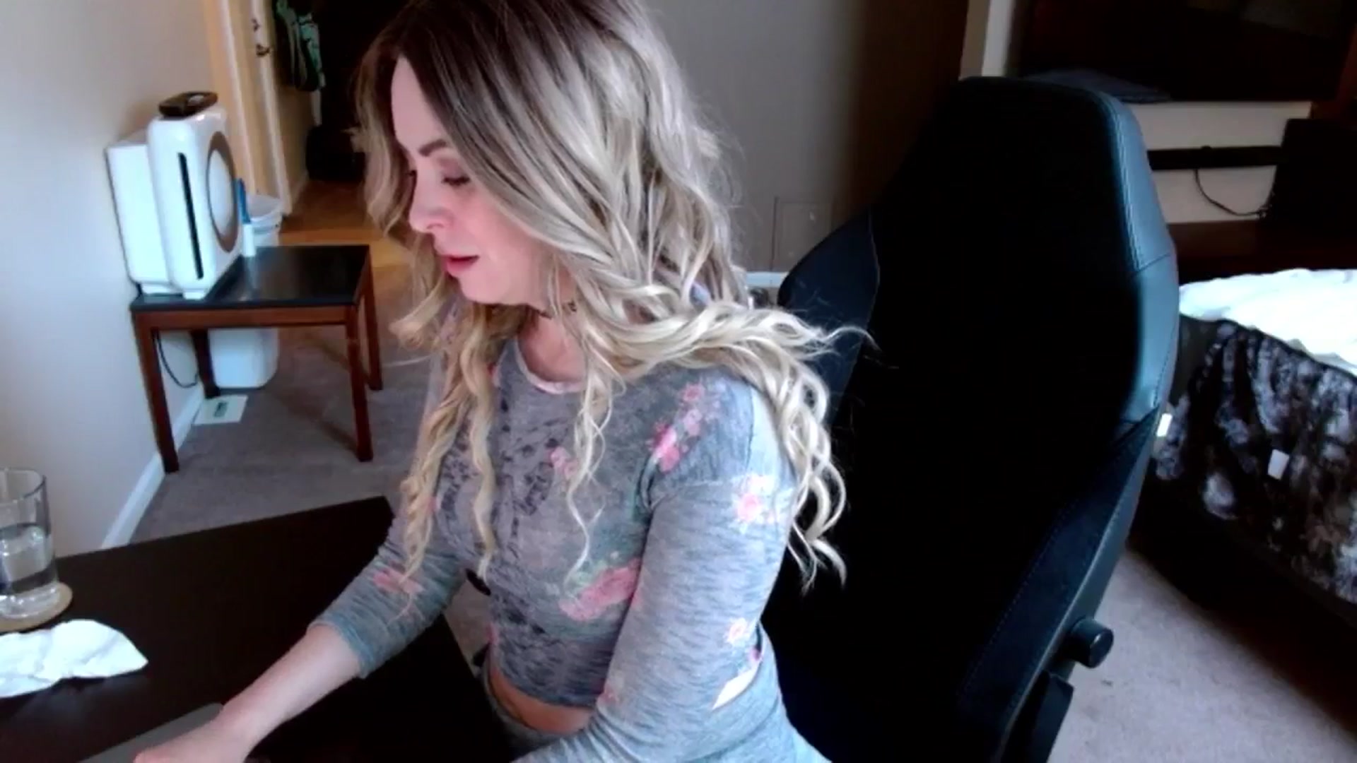 Gallery image thumbnail from Google_'s myfreecams stream on, 07/02/2024, 20:49 image 16 of 20