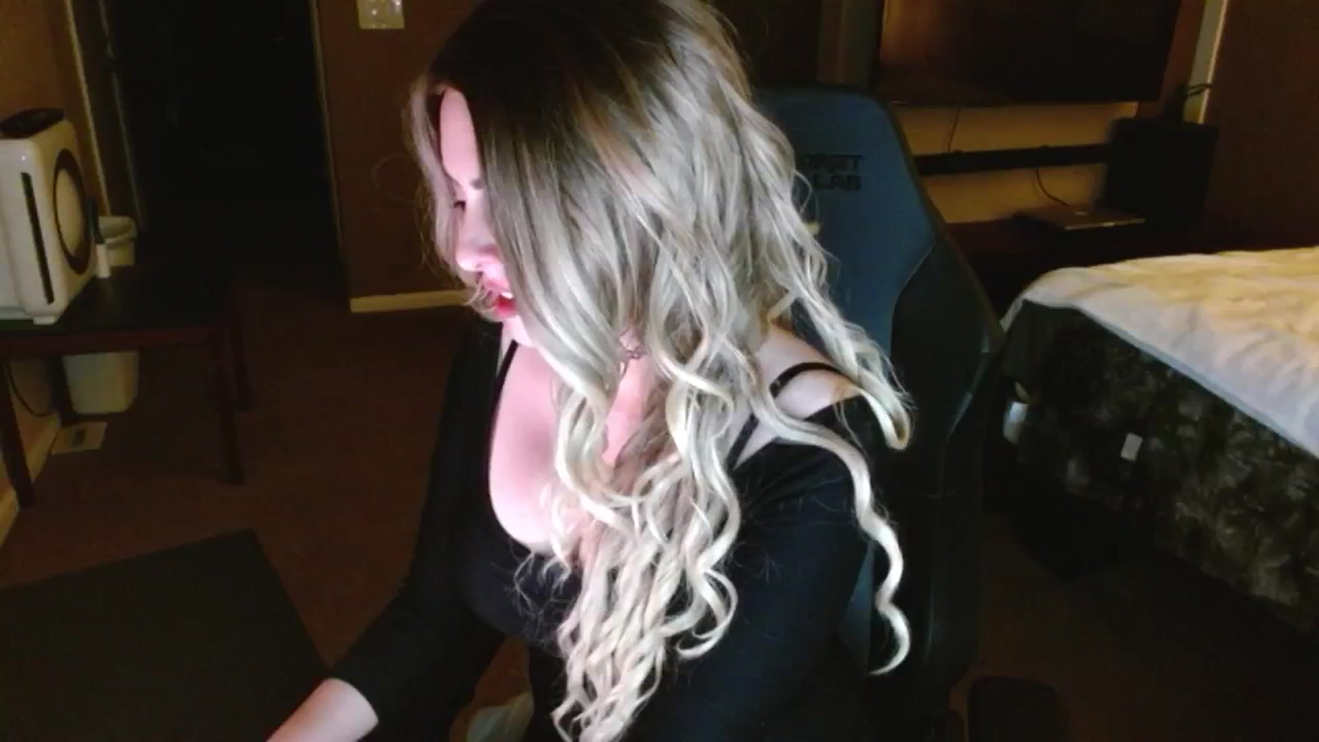Gallery image thumbnail from Google_'s myfreecams stream on, 07/03/2024, 02:43 image 2 of 20