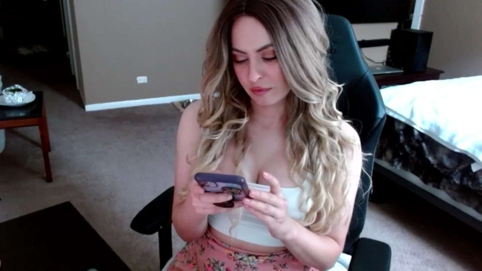 Gallery image thumbnail from Google_'s myfreecams stream on, 07/30/2024, 19:45 image 10 of 20