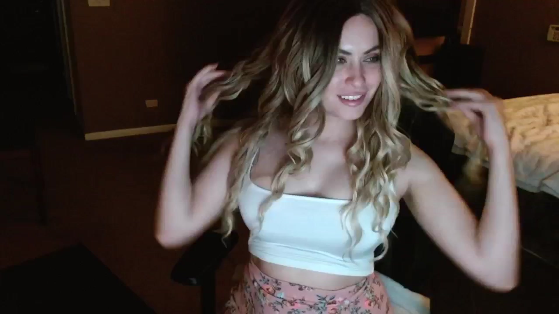 Gallery image thumbnail from Google_'s myfreecams stream on, 07/31/2024, 03:30 image 3 of 20