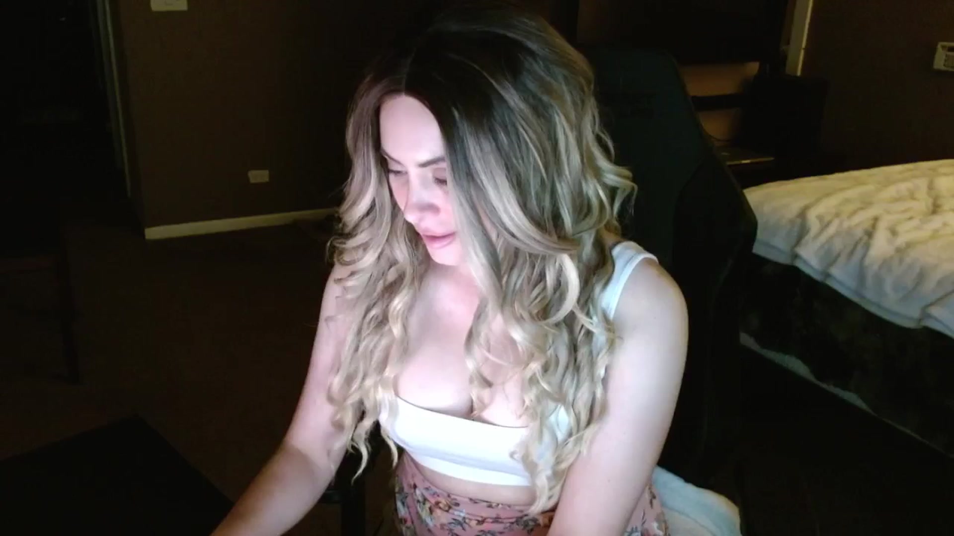 Gallery image thumbnail from Google_'s myfreecams stream on, 07/31/2024, 03:30 image 6 of 20