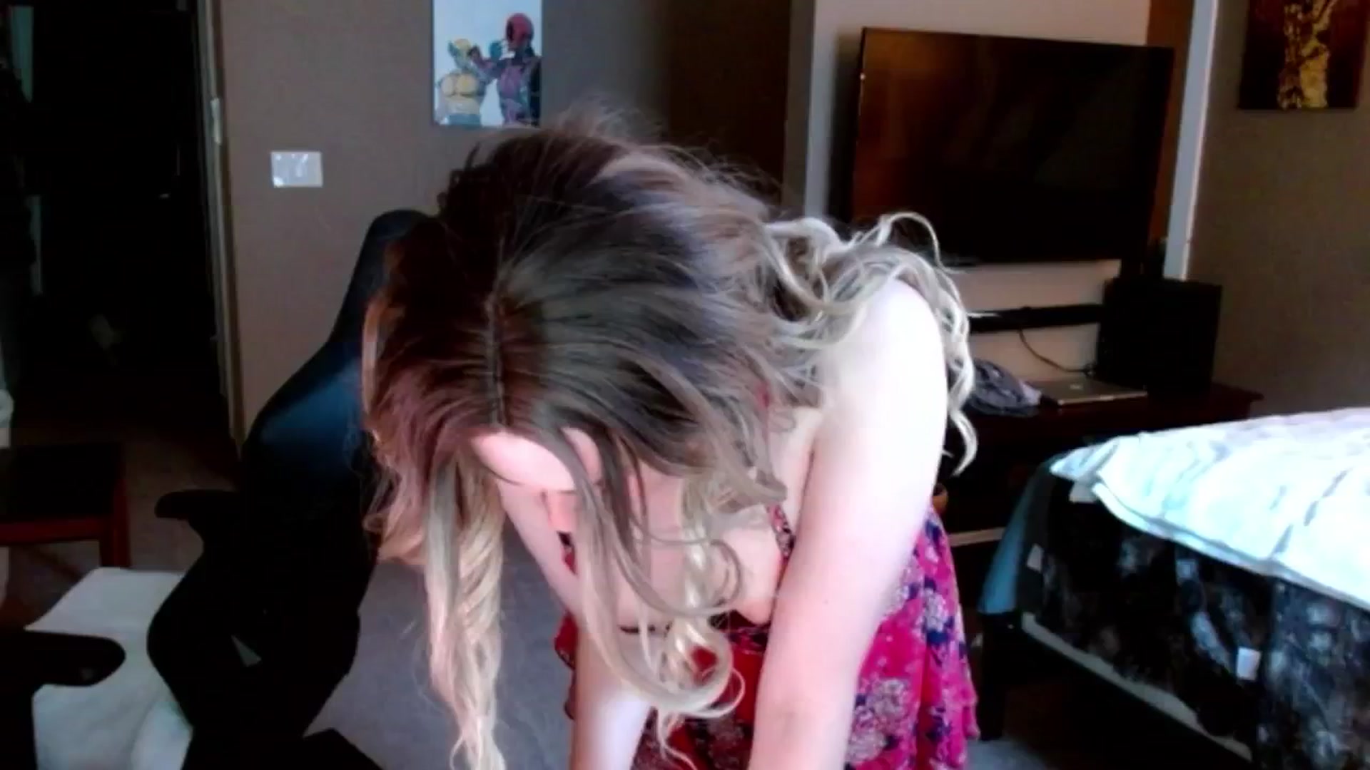 Gallery image thumbnail from Google_'s myfreecams stream on, 08/01/2024, 24:51 image 15 of 20