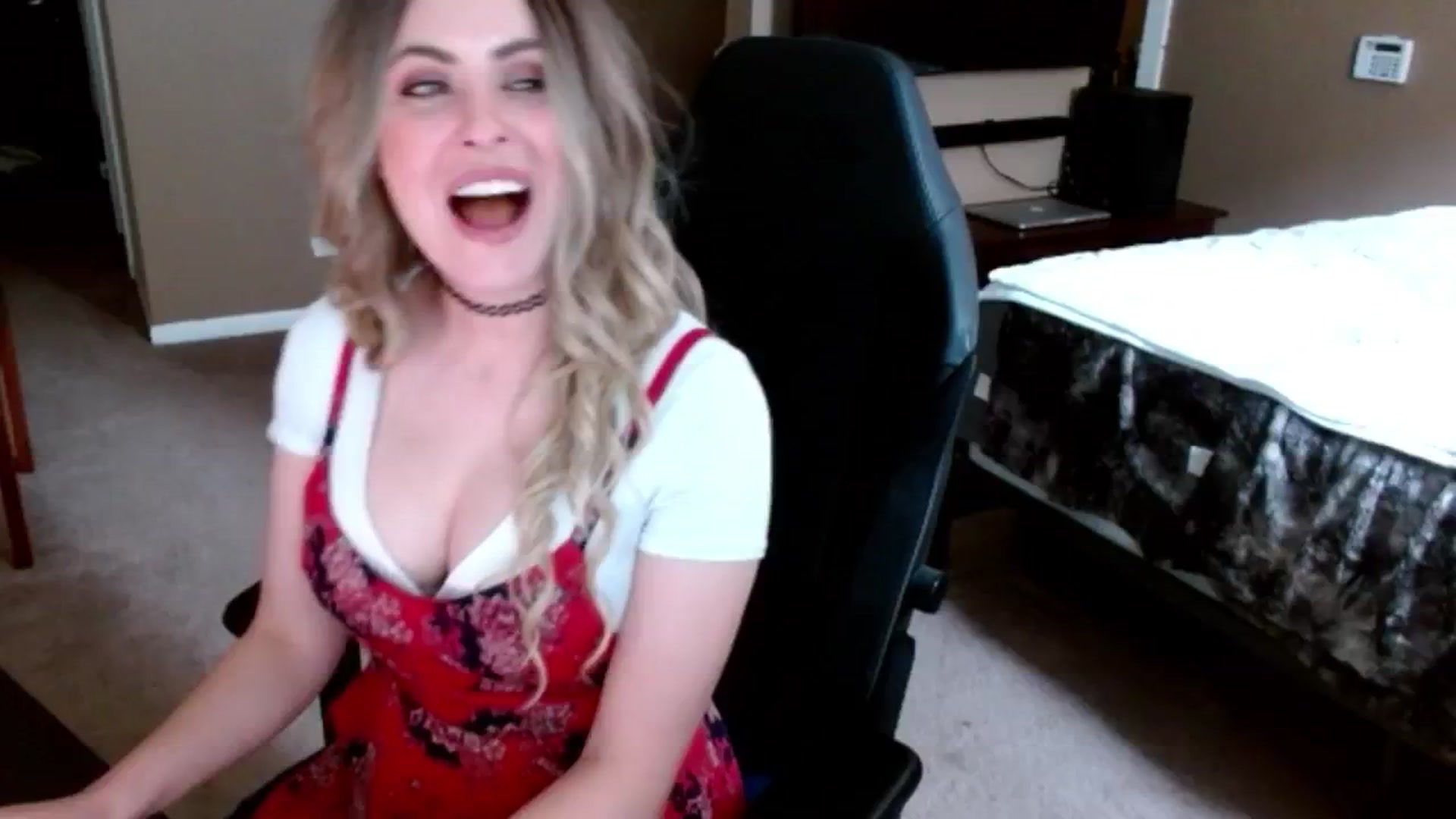 Gallery image thumbnail from Google_'s myfreecams stream on, 08/01/2024, 20:24 image 9 of 20