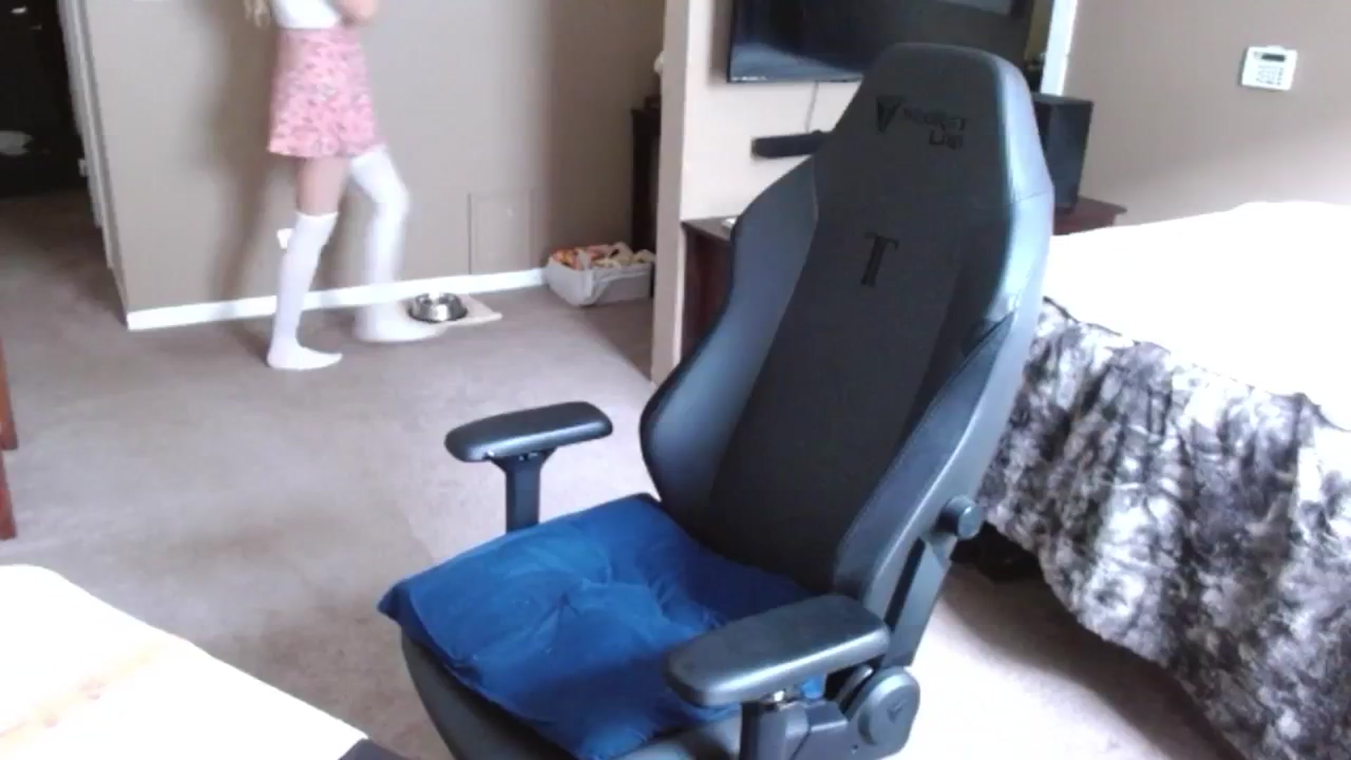 Gallery image thumbnail from Google_'s myfreecams stream on, 08/05/2024, 23:20 image 2 of 20