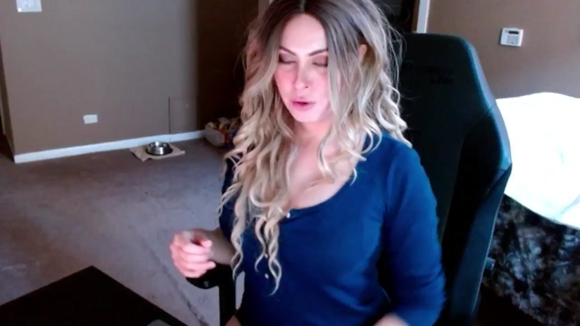 Gallery image thumbnail from Google_'s myfreecams stream on, 08/08/2024, 24:15 image 1 of 20
