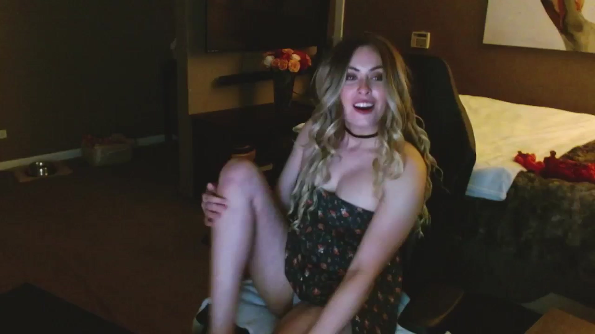 Gallery image thumbnail from Google_'s myfreecams stream on, 08/18/2024, 02:45 image 7 of 20