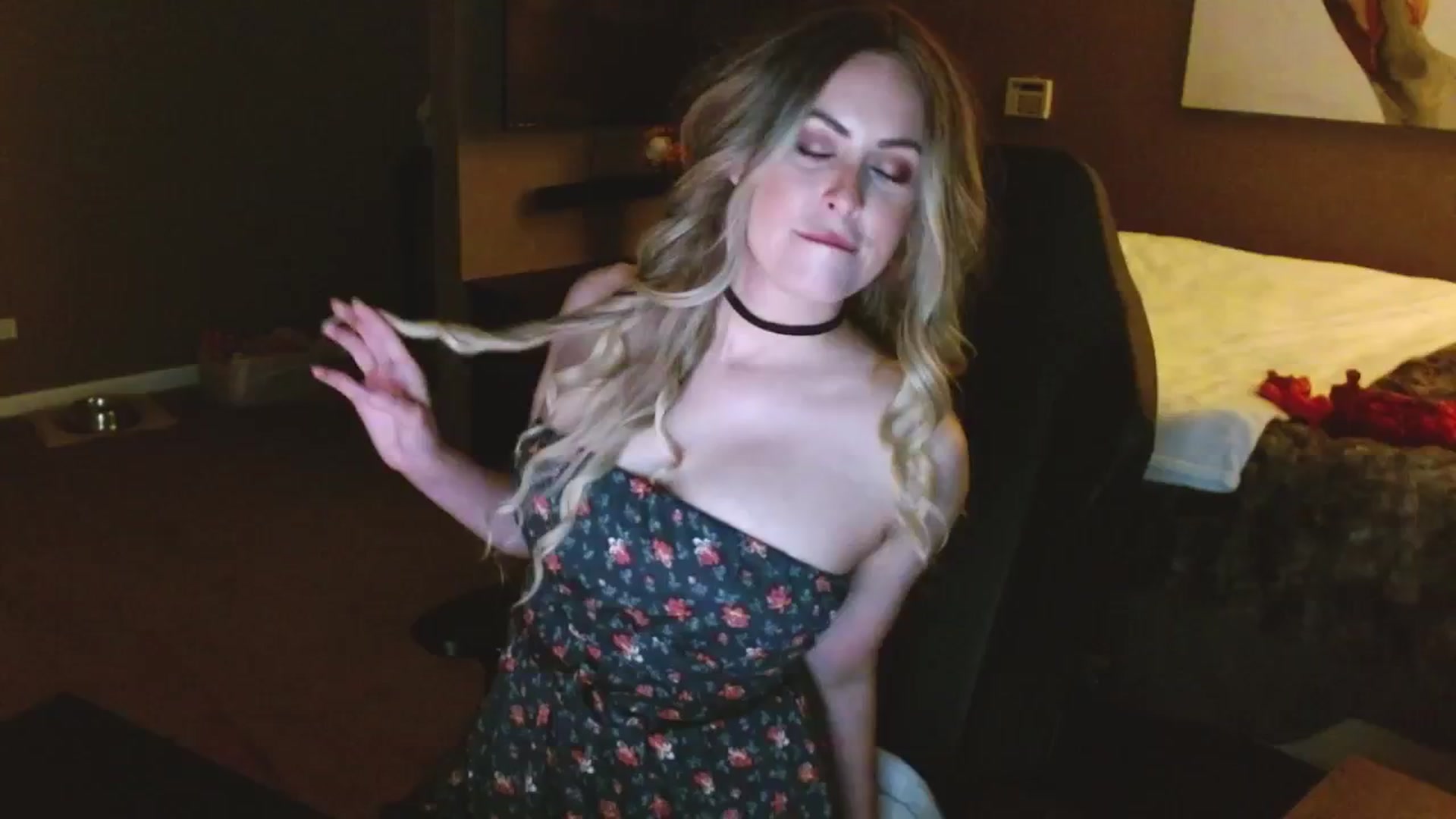 Gallery image thumbnail from Google_'s myfreecams stream on, 08/18/2024, 02:45 image 5 of 20