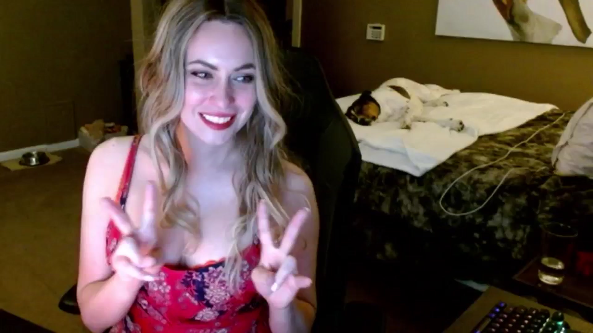 Gallery image thumbnail from Google_'s myfreecams stream on, 10/08/2024, 05:15 image 12 of 20