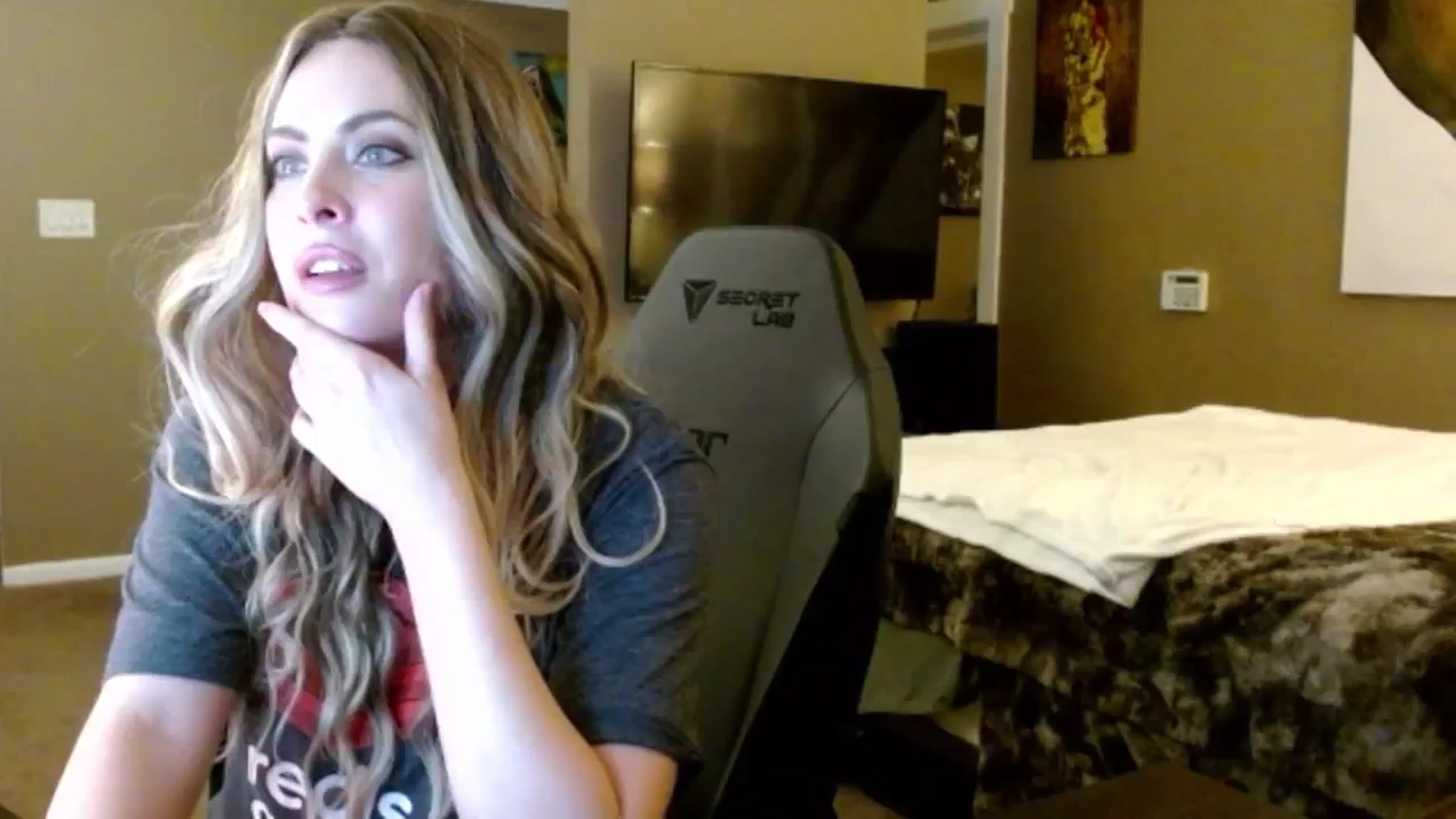 Gallery image thumbnail from Google_'s myfreecams stream on, 10/21/2024, 05:18 image 1 of 20