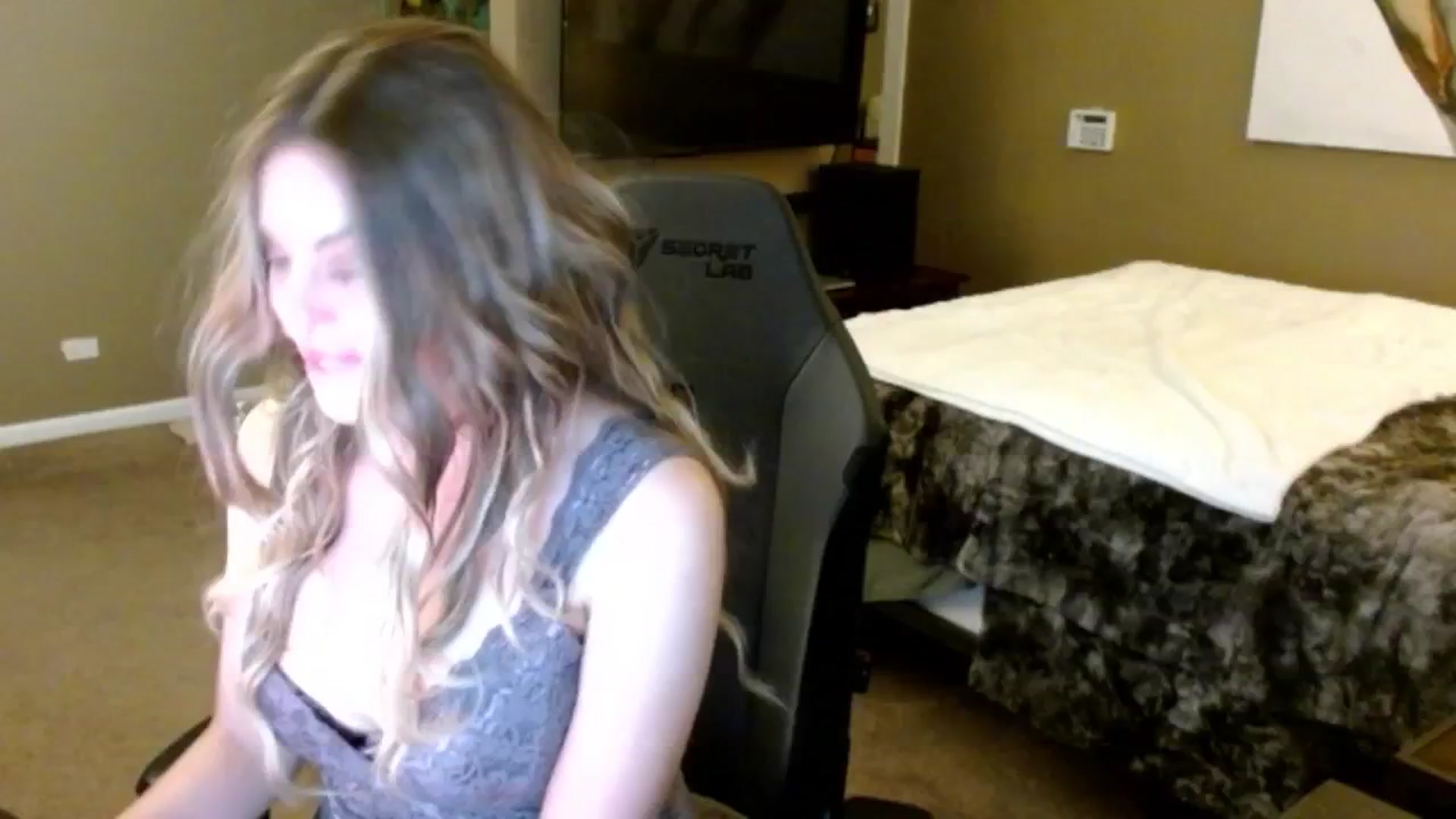 Gallery image thumbnail from Google_'s myfreecams stream on, 10/22/2024, 04:20 image 2 of 20