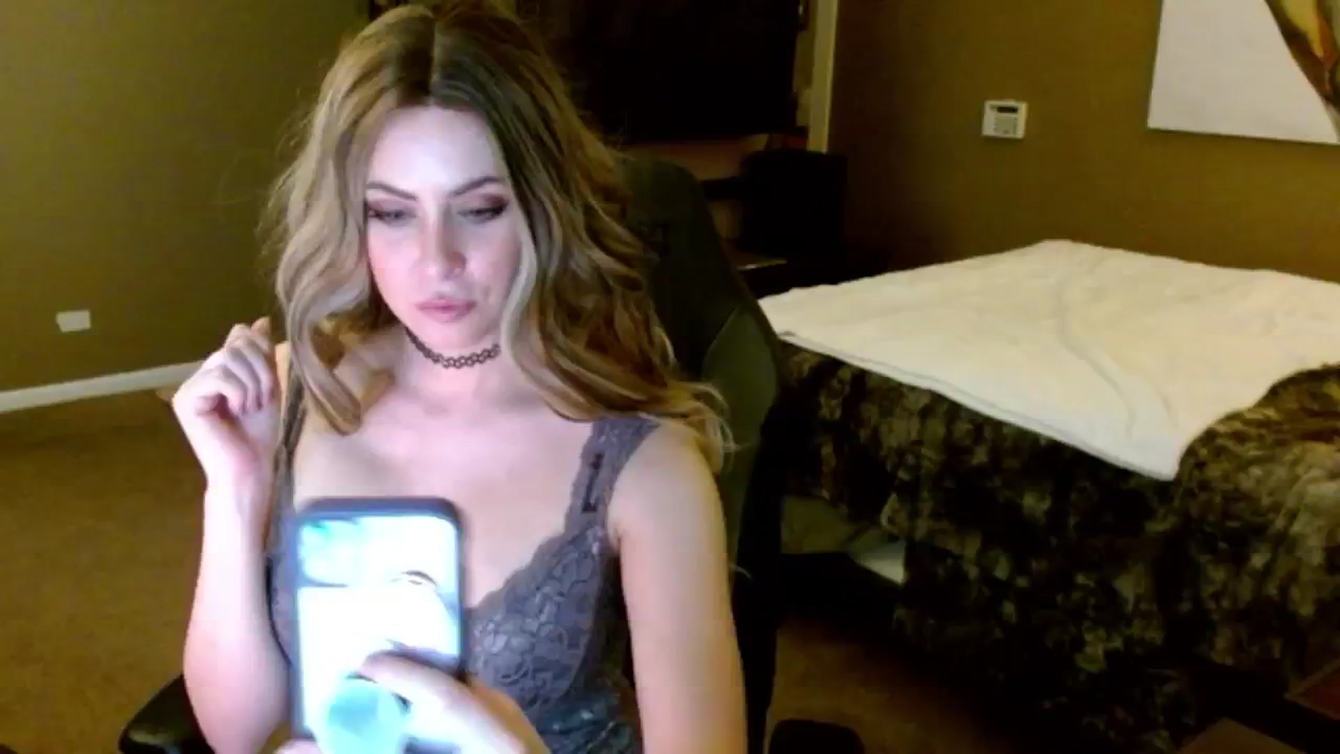 Gallery image thumbnail from Google_'s myfreecams stream on, 10/22/2024, 04:20 image 4 of 20
