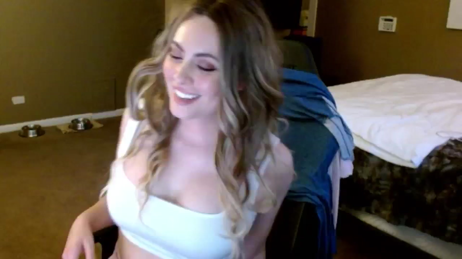 Gallery image thumbnail from Google_'s myfreecams stream on, 10/29/2024, 23:42 image 11 of 20