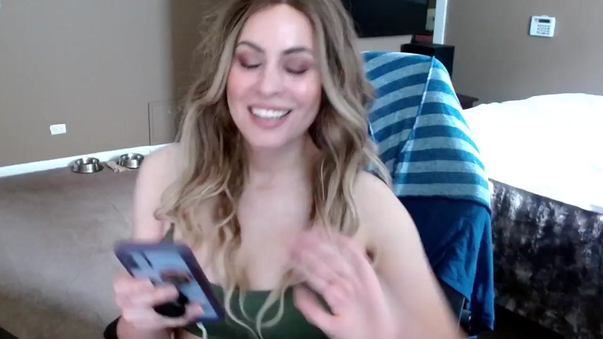 Gallery image thumbnail from Google_'s myfreecams stream on, 10/30/2024, 17:38 image 14 of 20