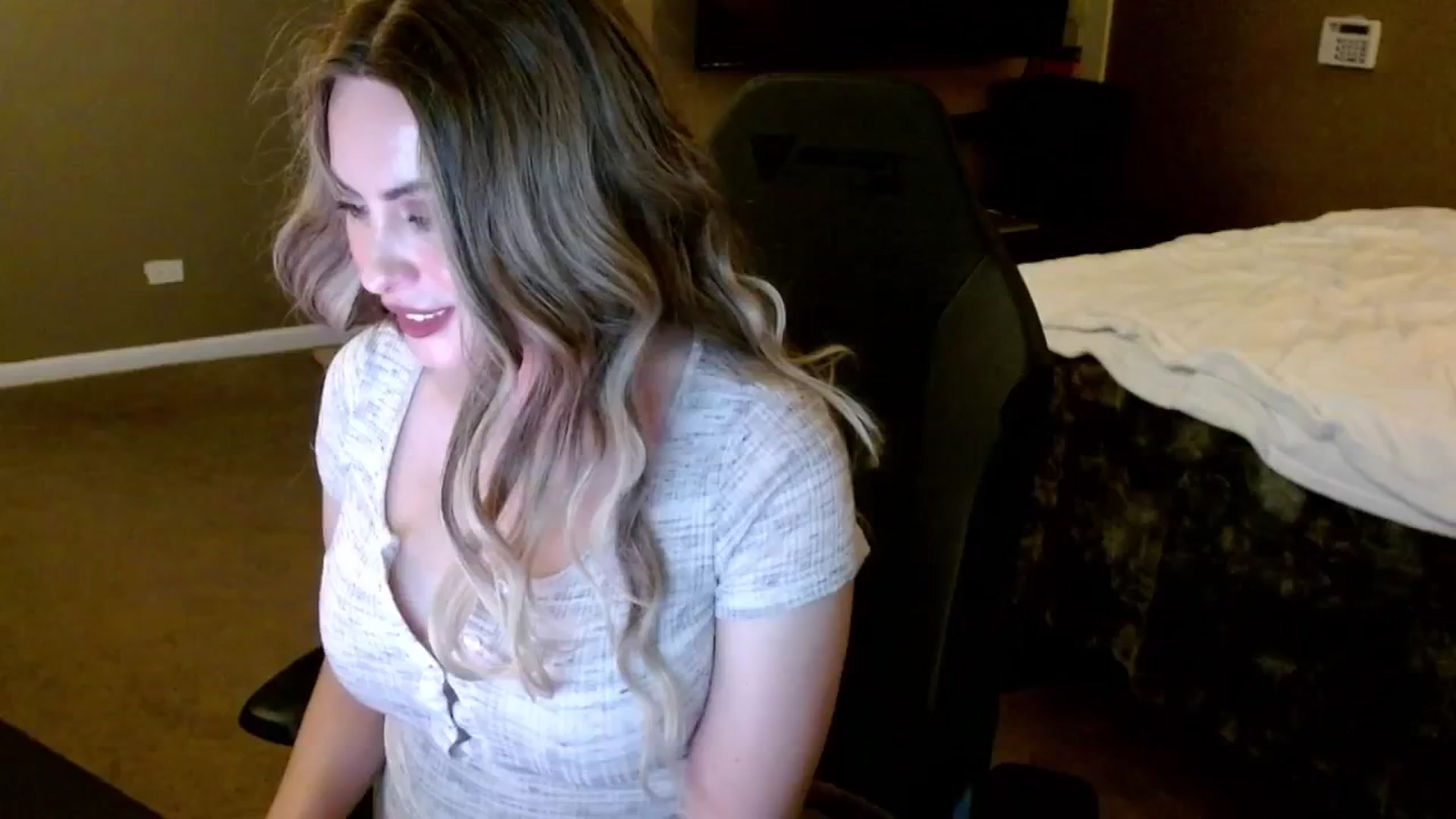 Gallery image thumbnail from Google_'s myfreecams stream on, 10/31/2024, 03:47 image 7 of 20