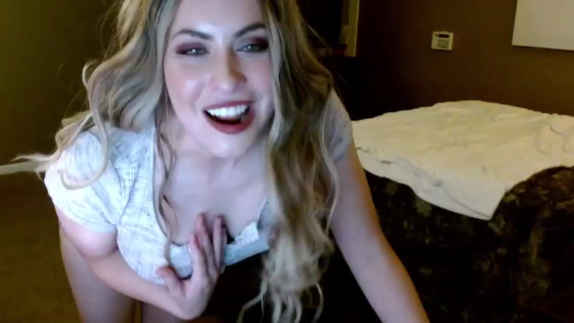 Gallery image thumbnail from Google_'s myfreecams stream on, 10/31/2024, 03:47 image 10 of 20