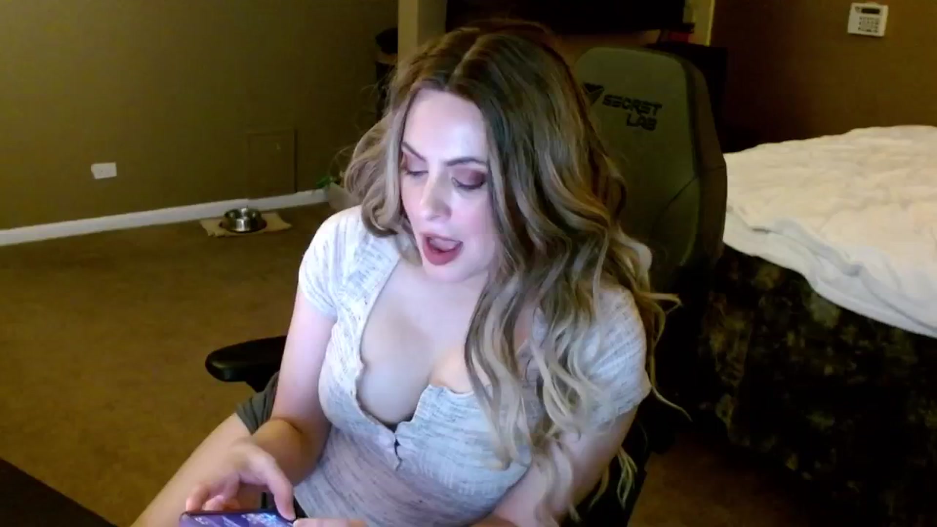 Gallery image thumbnail from Google_'s myfreecams stream on, 10/31/2024, 03:47 image 1 of 20