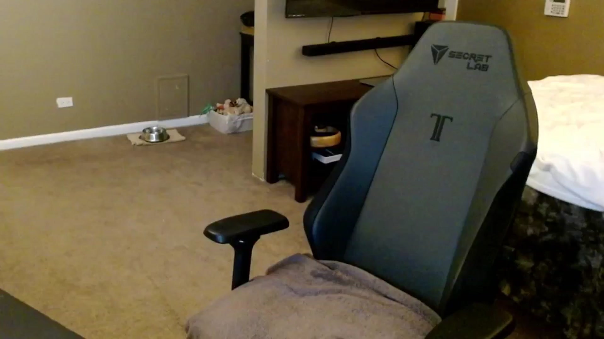 Gallery image thumbnail from Google_'s myfreecams stream on, 10/31/2024, 03:47 image 5 of 20