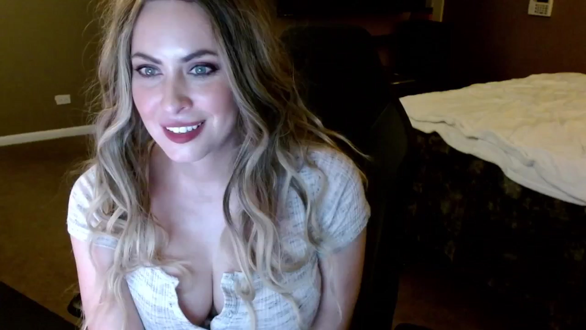 Gallery image thumbnail from Google_'s myfreecams stream on, 10/31/2024, 03:47 image 4 of 20