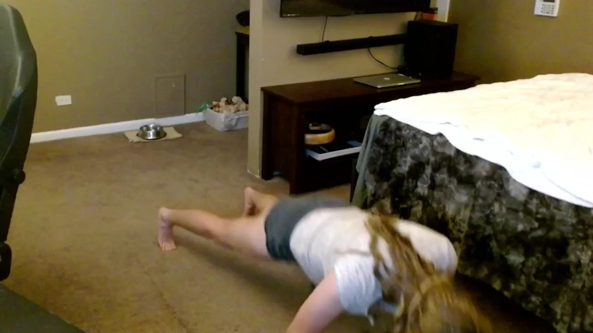 Gallery image thumbnail from Google_'s myfreecams stream on, 10/31/2024, 03:47 image 3 of 20