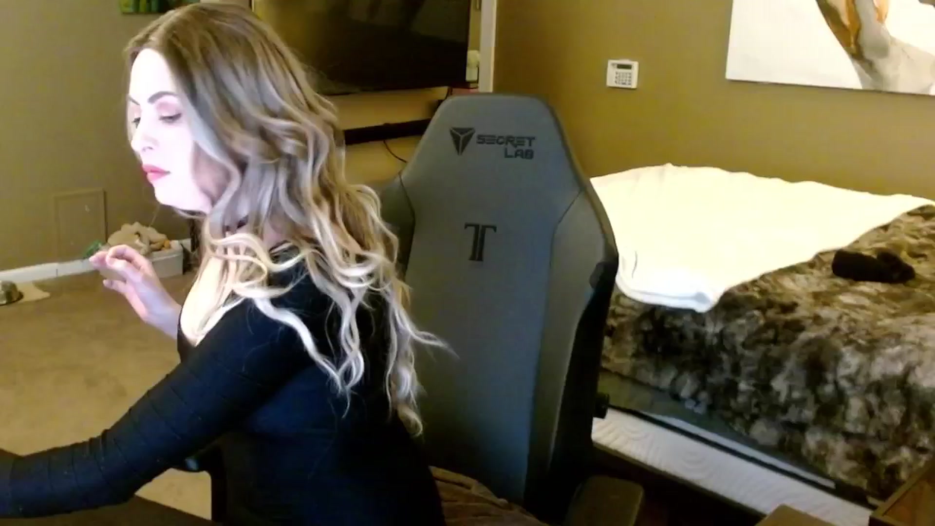 Gallery image thumbnail from Google_'s myfreecams stream on, 11/02/2024, 24:01 image 8 of 20