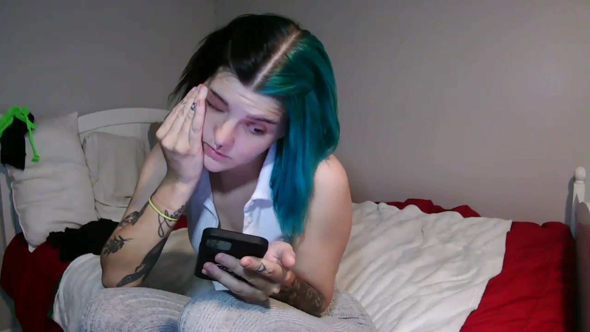 Gallery image thumbnail from Gothbaby_333x's myfreecams stream on, 07/03/2023, 24:43 image 2 of 20