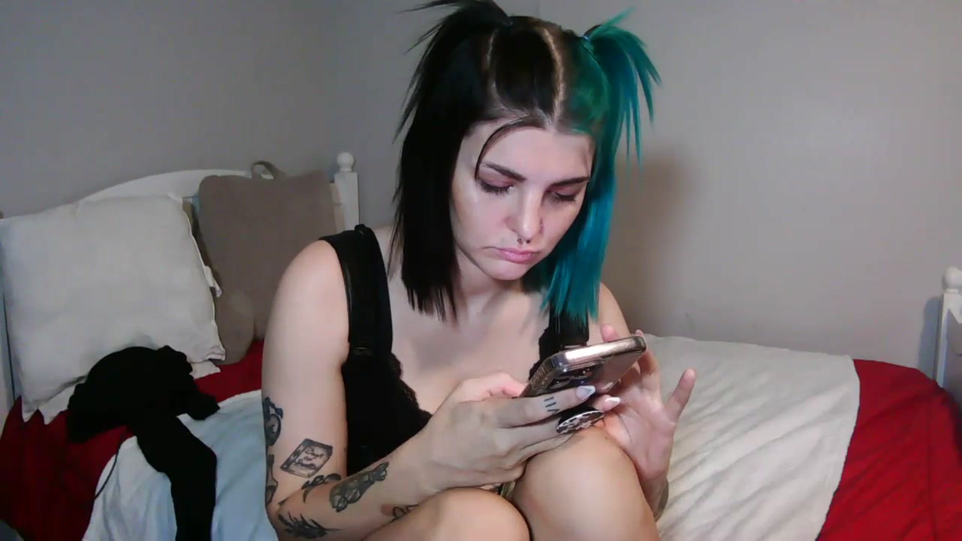 Gallery image thumbnail from Gothbaby_333x's myfreecams stream on, 07/06/2023, 18:30 image 12 of 20