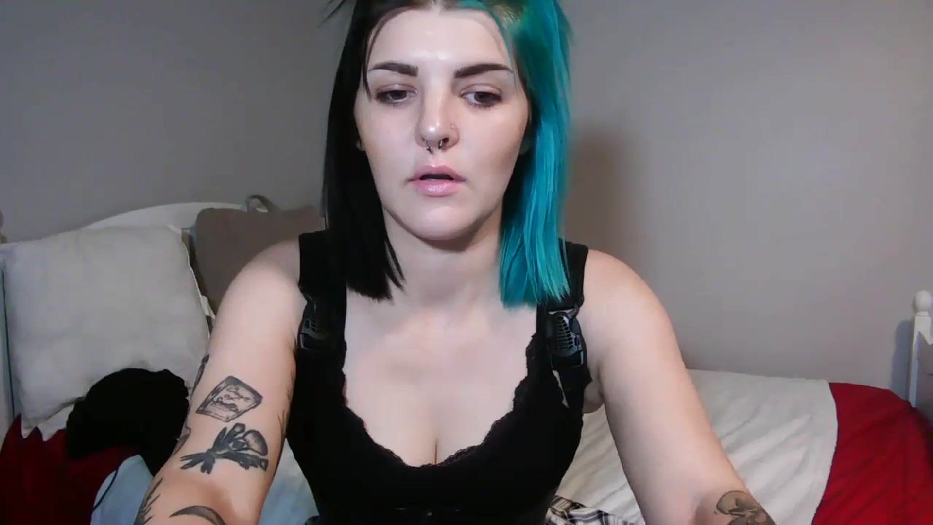 Gallery image thumbnail from Gothbaby_333x's myfreecams stream on, 07/06/2023, 18:30 image 6 of 20