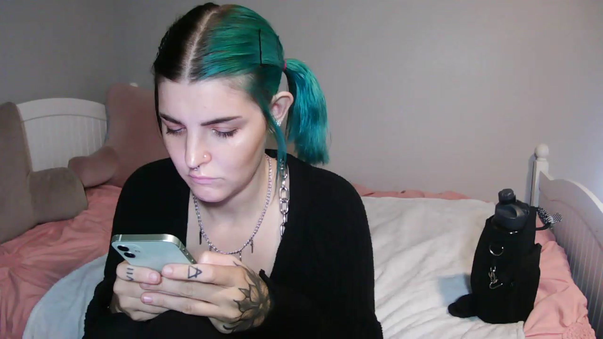 Gallery image thumbnail from Gothbaby_333x's myfreecams stream on, 07/13/2023, 18:23 image 3 of 20
