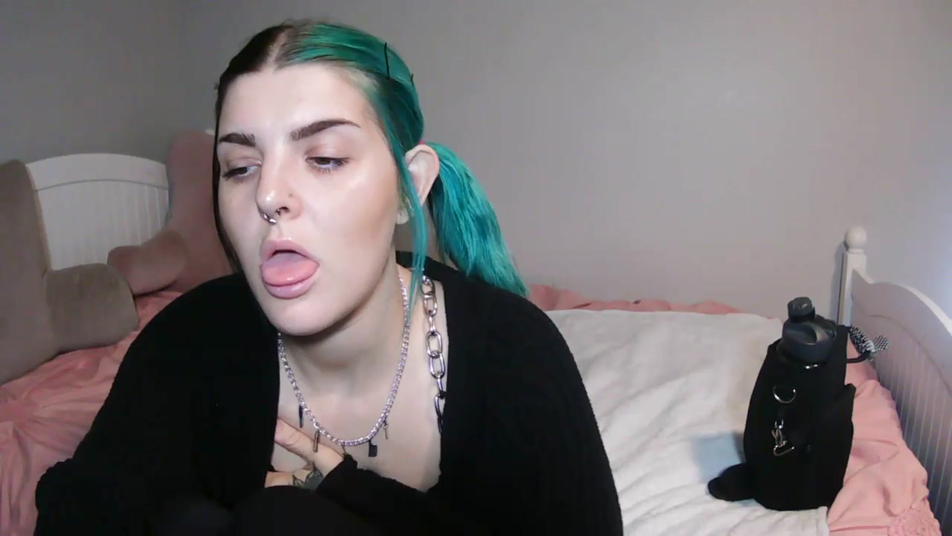 Gallery image thumbnail from Gothbaby_333x's myfreecams stream on, 07/13/2023, 18:23 image 6 of 20
