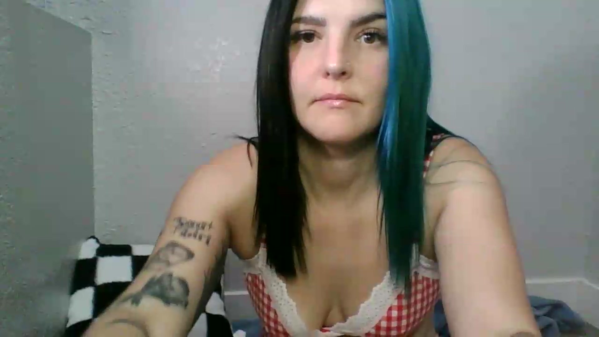 Gallery image thumbnail from Gothbaby_333x's myfreecams stream on, 07/26/2026, 23:35 image 15 of 20