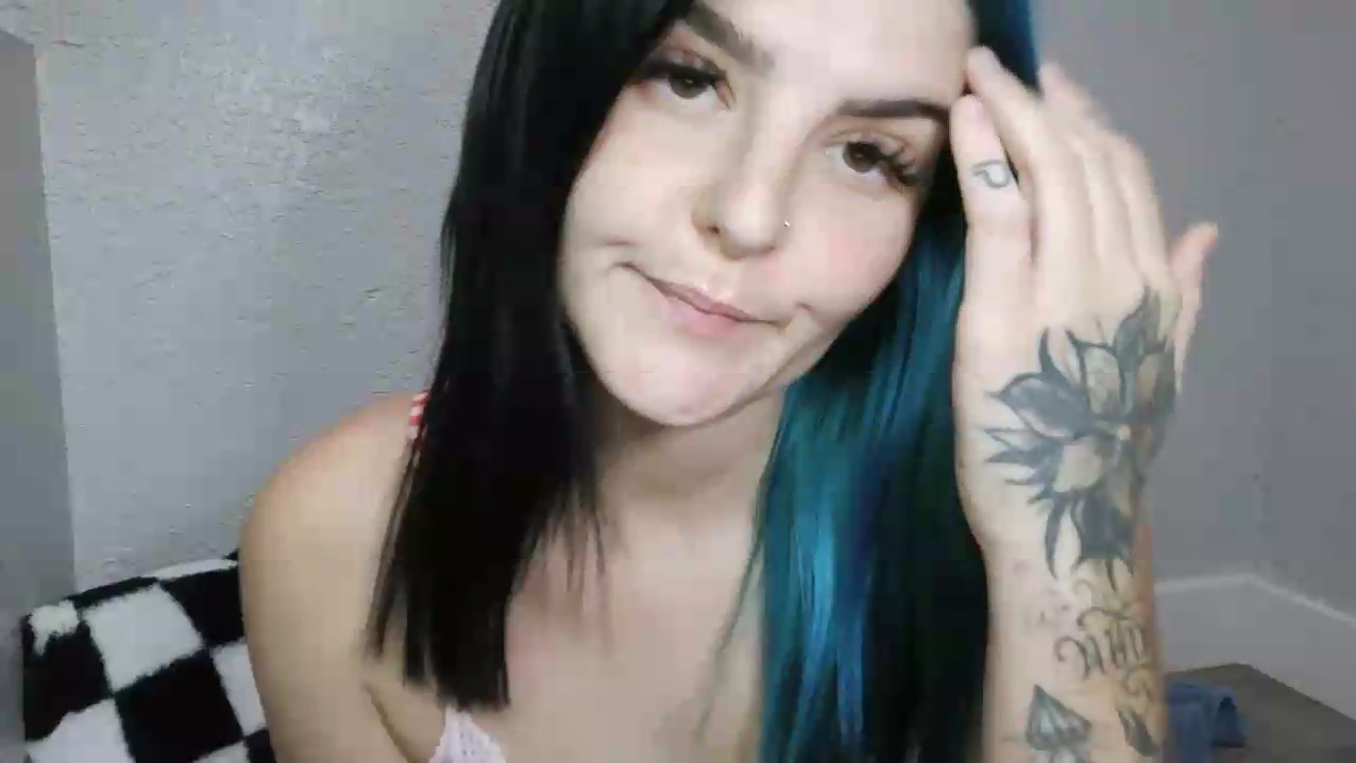 Gallery image thumbnail from Gothbaby_333x's myfreecams stream on, 07/31/2026, 22:22 image 12 of 20