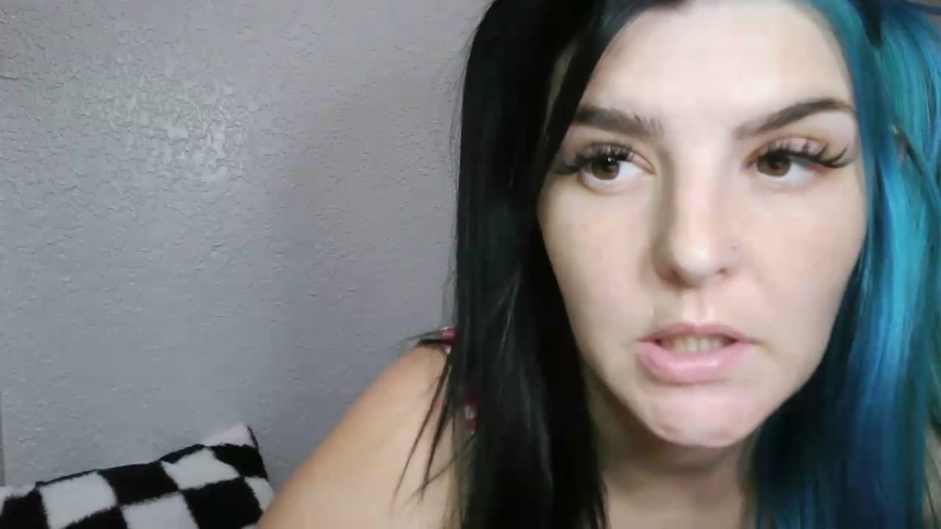 Gallery image thumbnail from Gothbaby_333x's myfreecams stream on, 07/31/2026, 23:02 image 10 of 20