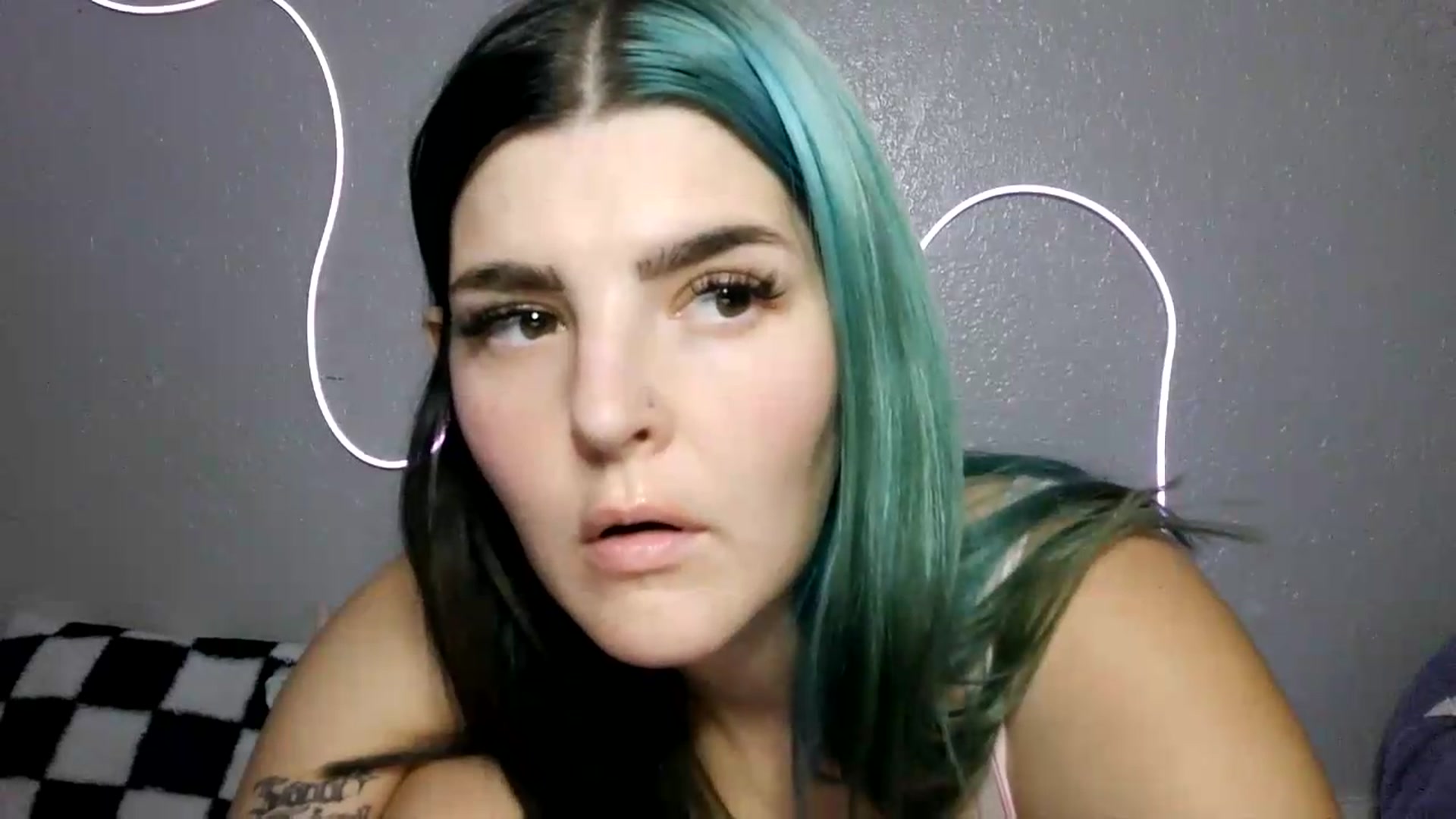 Gallery image thumbnail from Gothbaby_333x's myfreecams stream on, 08/19/2026, 18:05 image 20 of 20