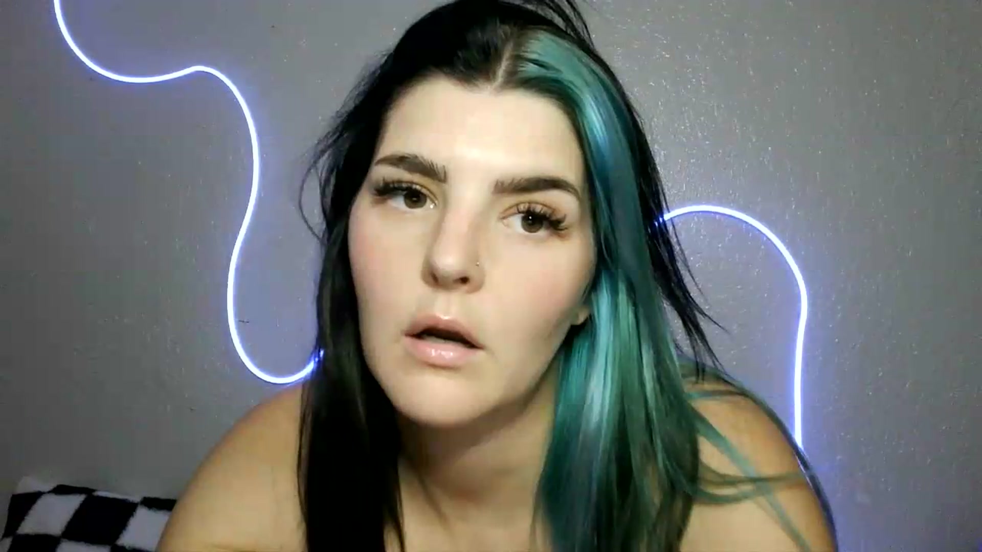 Gallery image thumbnail from Gothbaby_333x's myfreecams stream on, 08/19/2026, 18:50 image 16 of 20
