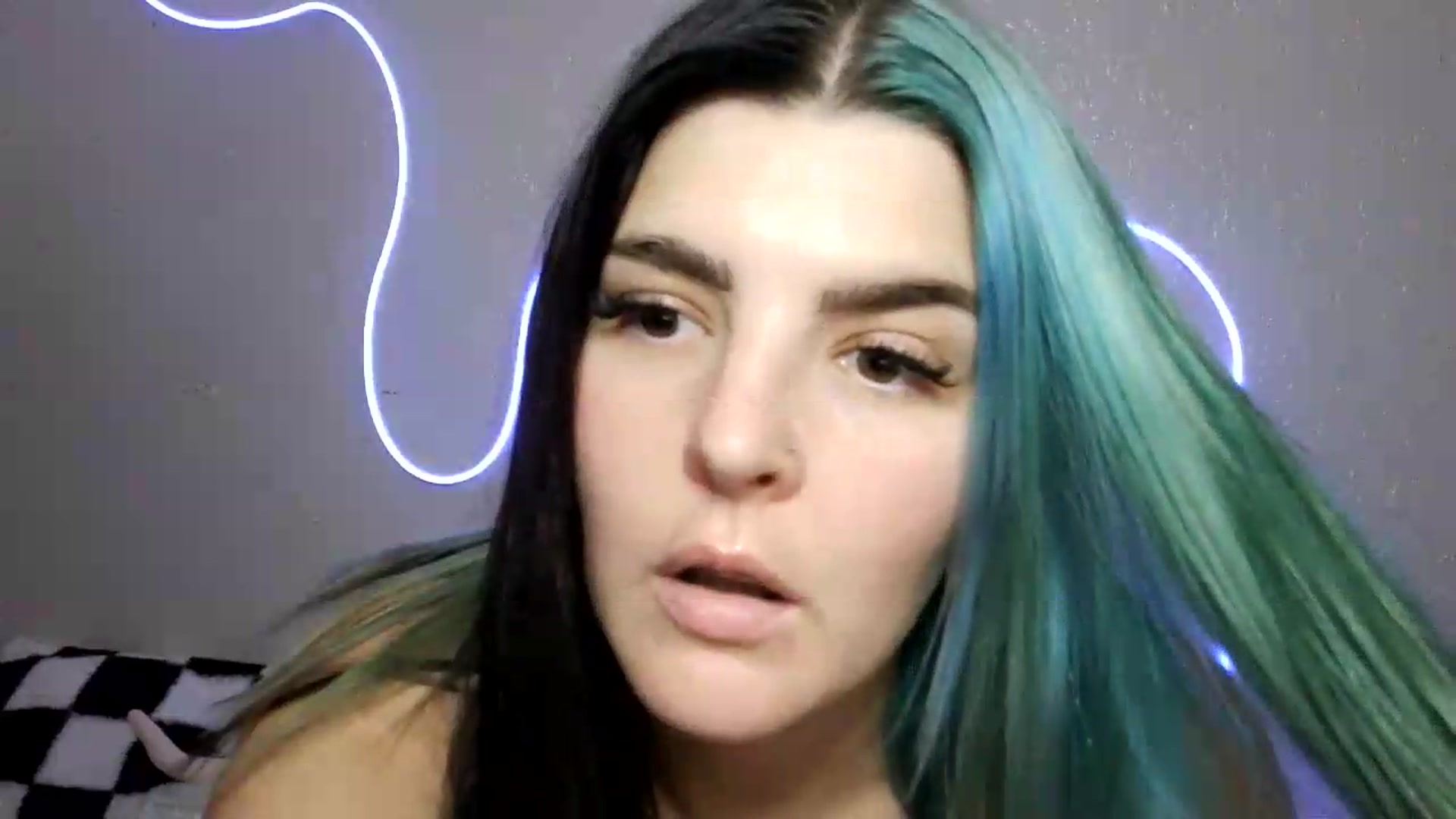 Gallery image thumbnail from Gothbaby_333x's myfreecams stream on, 08/19/2026, 20:03 image 12 of 20