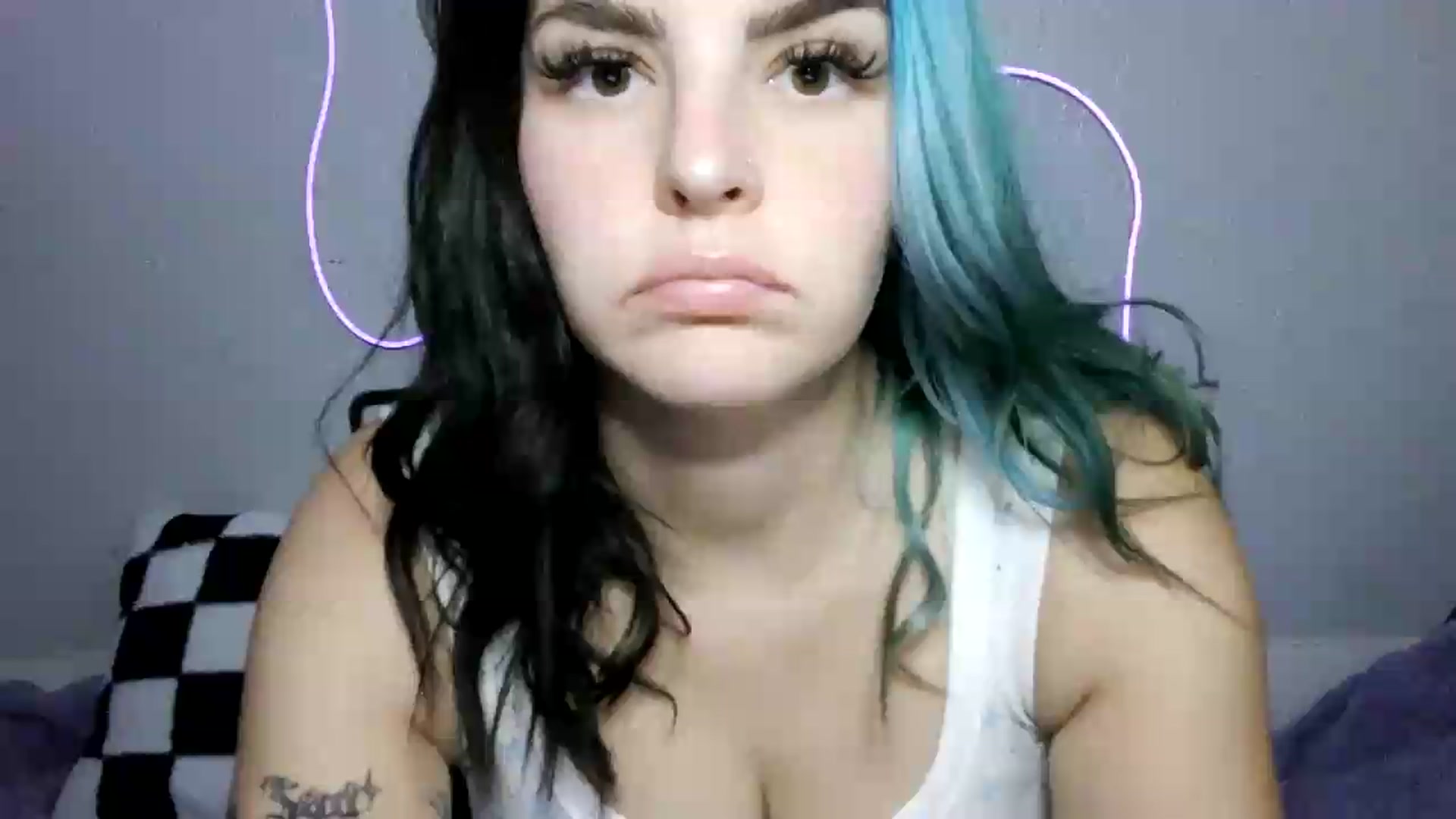 Gallery image thumbnail from Gothbaby_333x's myfreecams stream on, 08/20/2026, 18:08 image 15 of 20