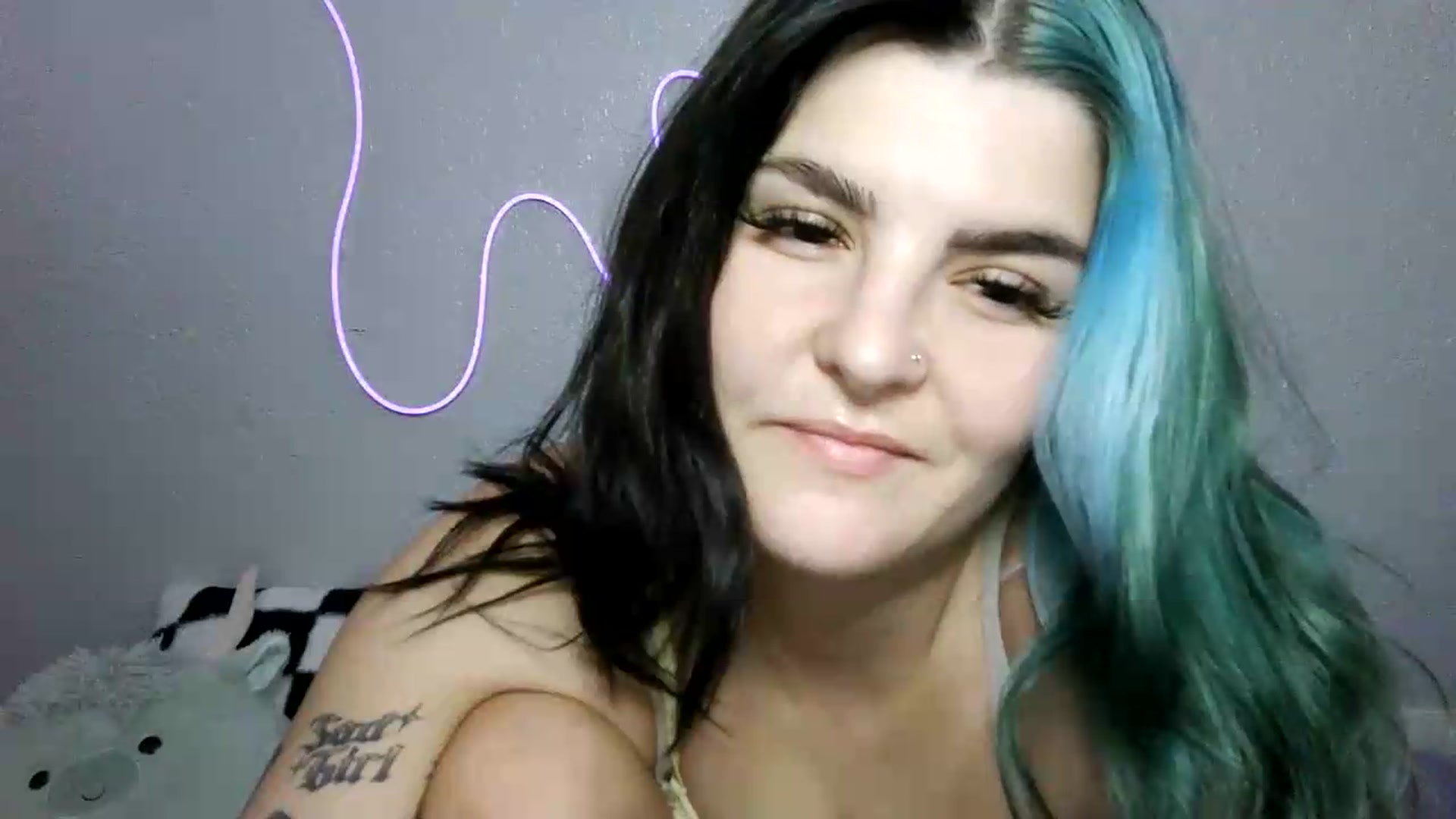 Gallery image thumbnail from Gothbaby_333x's myfreecams stream on, 08/20/2026, 20:03 image 17 of 20