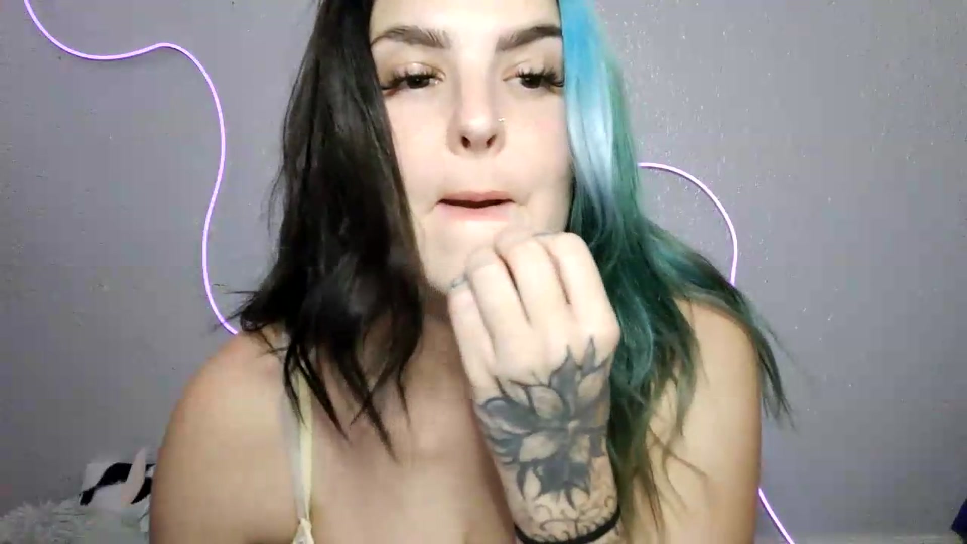Gallery image thumbnail from Gothbaby_333x's myfreecams stream on, 08/20/2026, 20:40 image 13 of 20