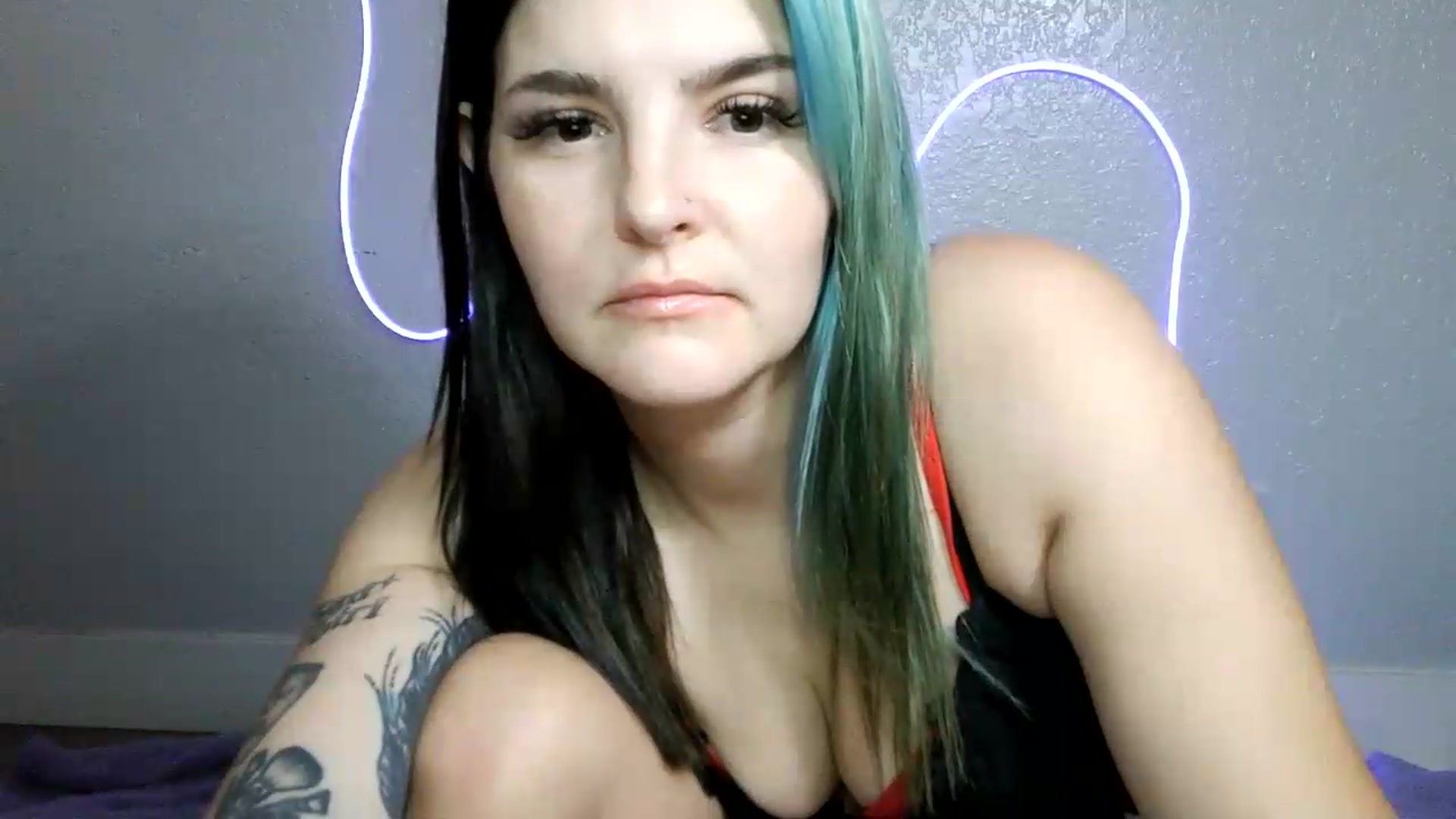 Gallery image thumbnail from Gothbaby_333x's myfreecams stream on, 08/26/2026, 19:38 image 17 of 20