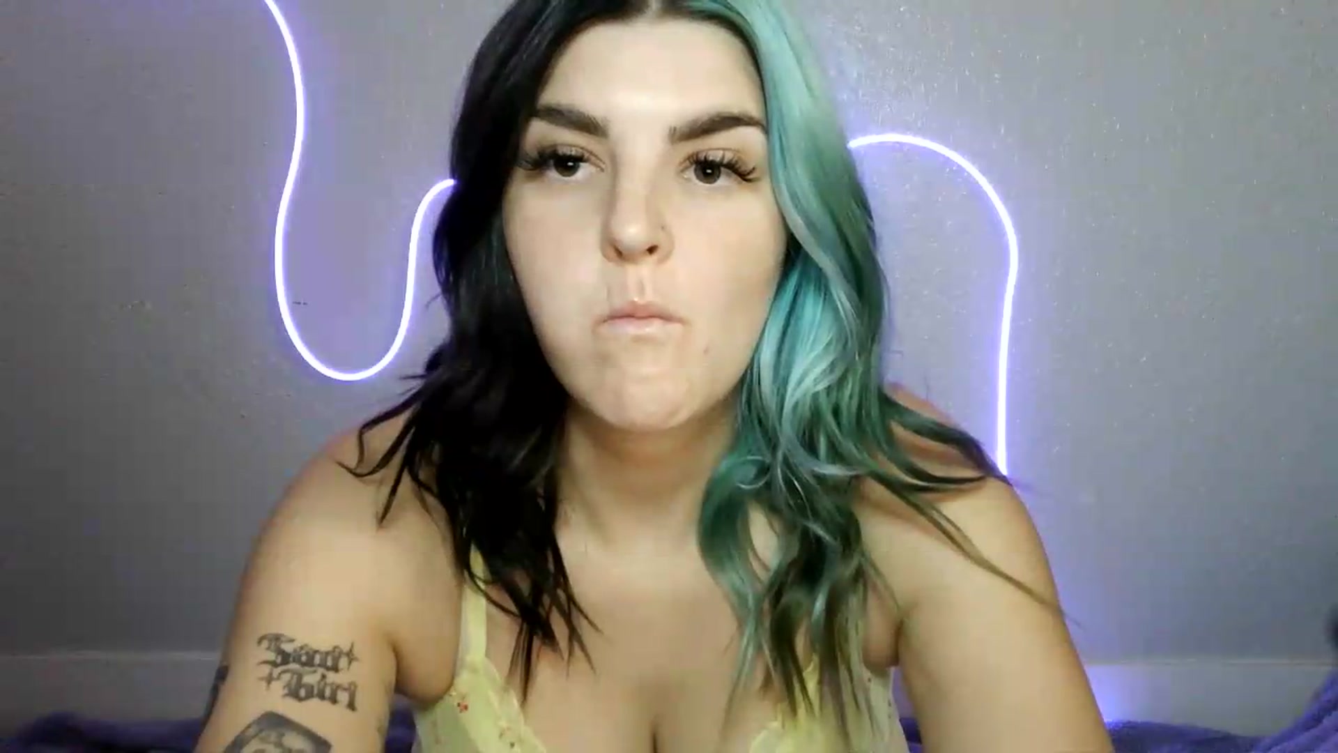 Gallery image thumbnail from Gothbaby_333x's myfreecams stream on, 08/27/2026, 20:41 image 3 of 20