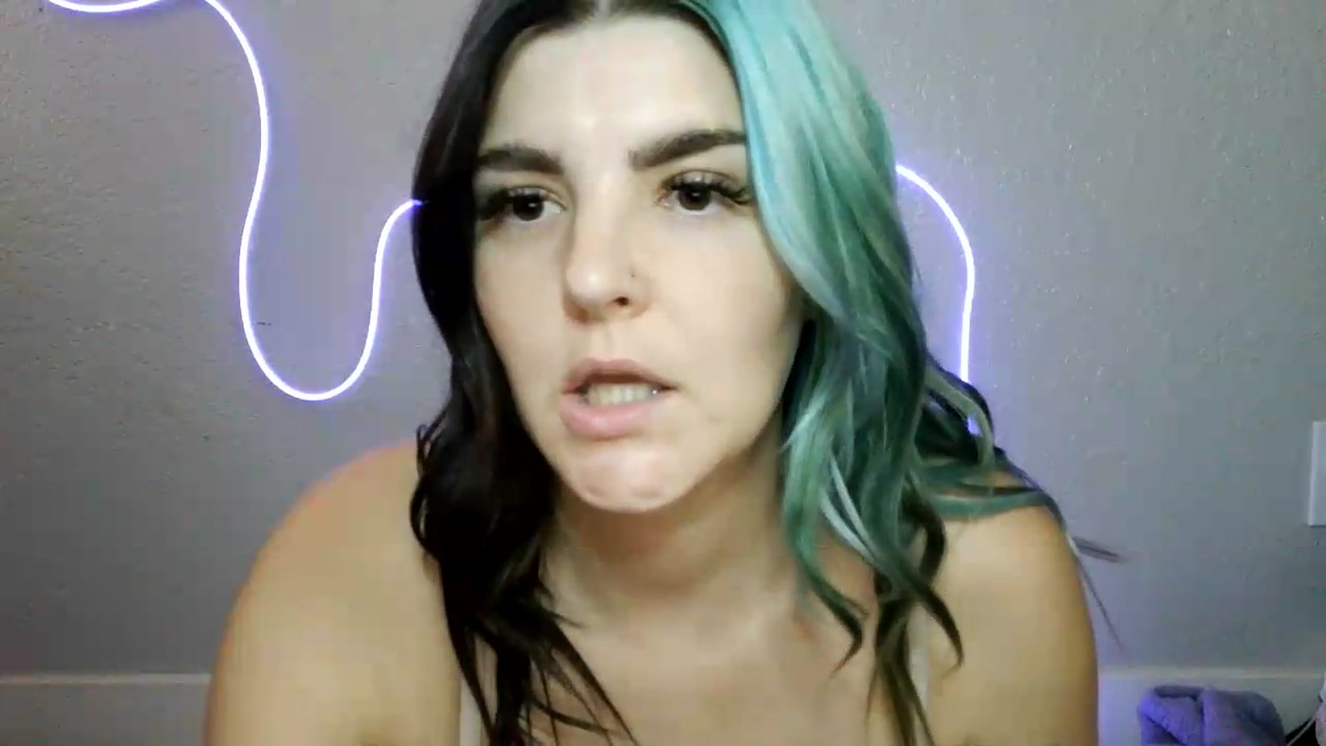 Gallery image thumbnail from Gothbaby_333x's myfreecams stream on, 08/27/2026, 20:41 image 18 of 20