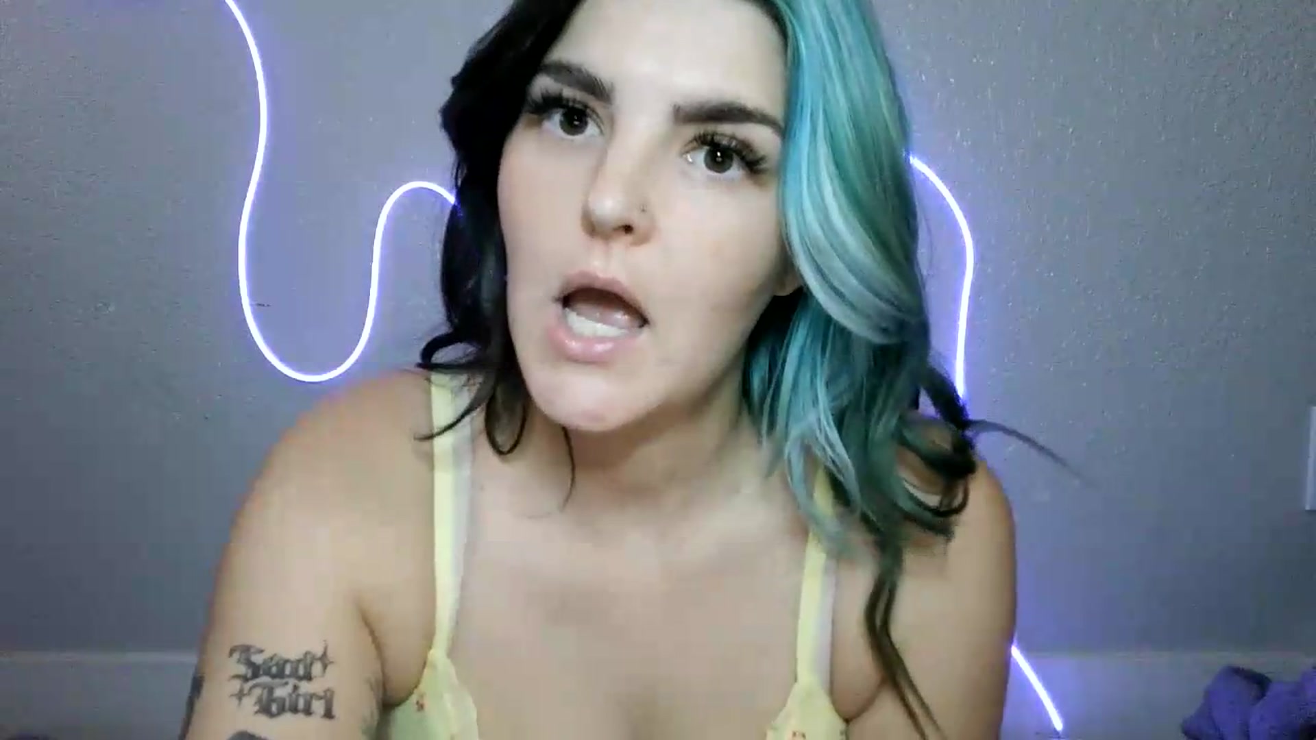 Gallery image thumbnail from Gothbaby_333x's myfreecams stream on, 08/27/2026, 20:41 image 13 of 20