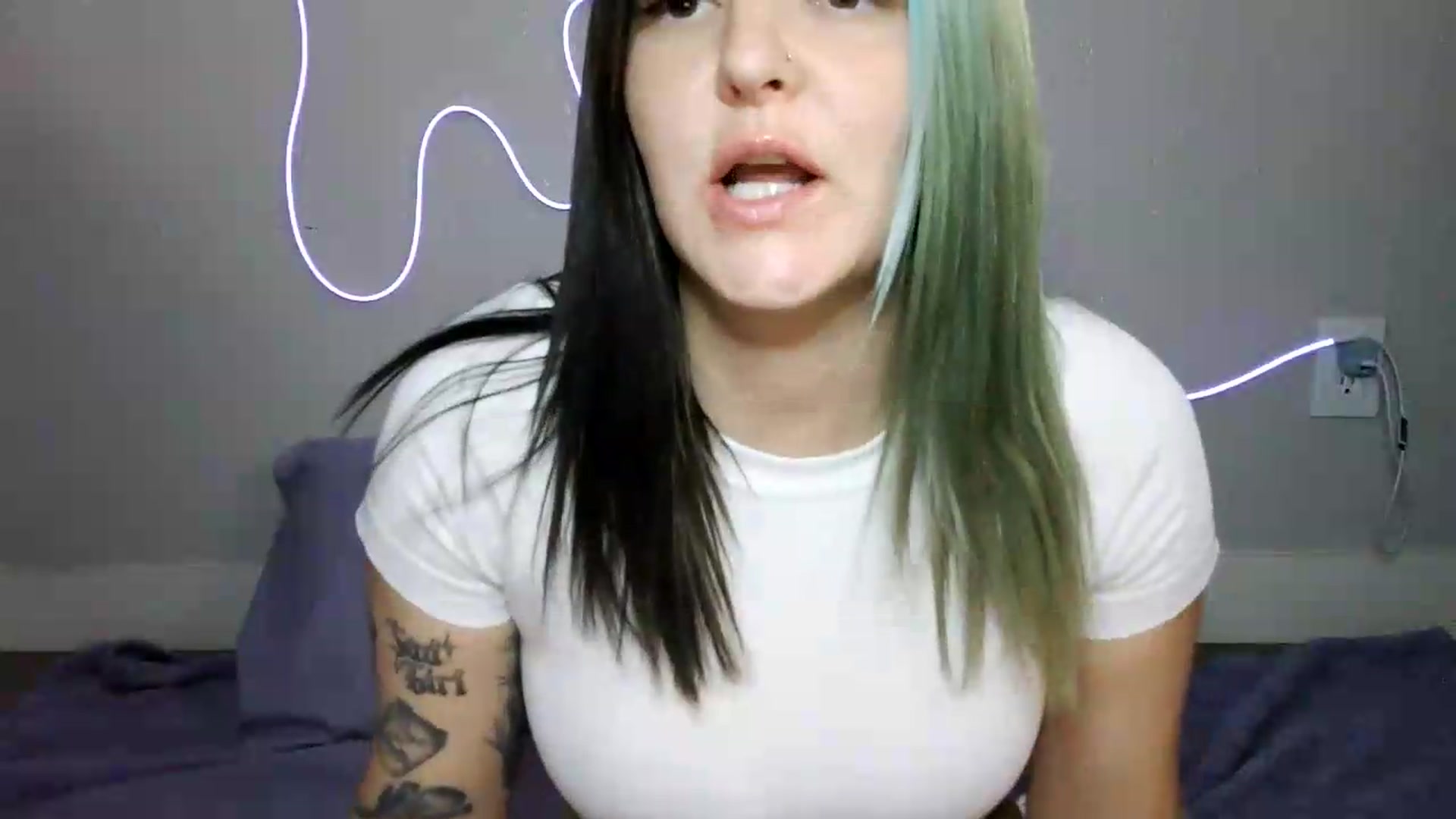 Gallery image thumbnail from Gothbaby_333x's myfreecams stream on, 09/04/2026, 18:31 image 5 of 20