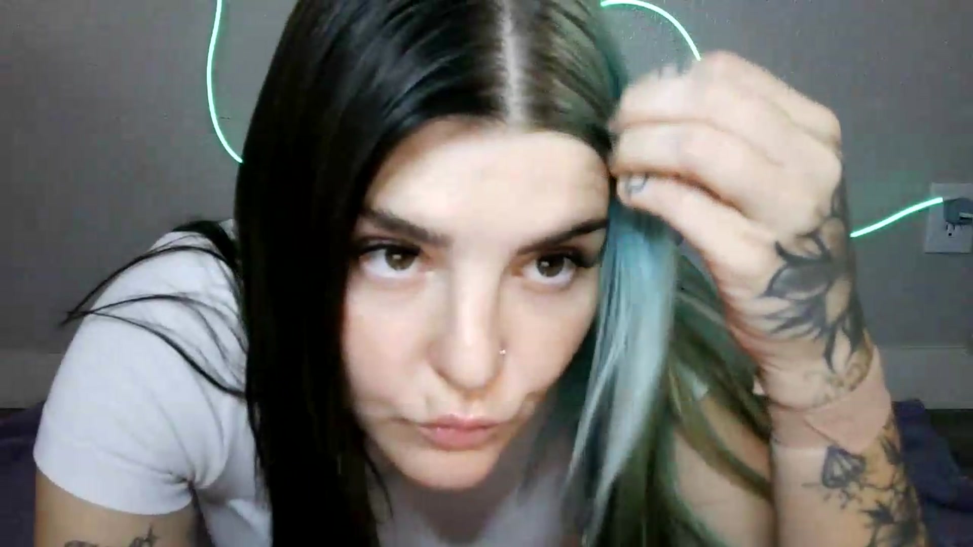 Gallery image thumbnail from Gothbaby_333x's myfreecams stream on, 09/04/2026, 19:27 image 2 of 20