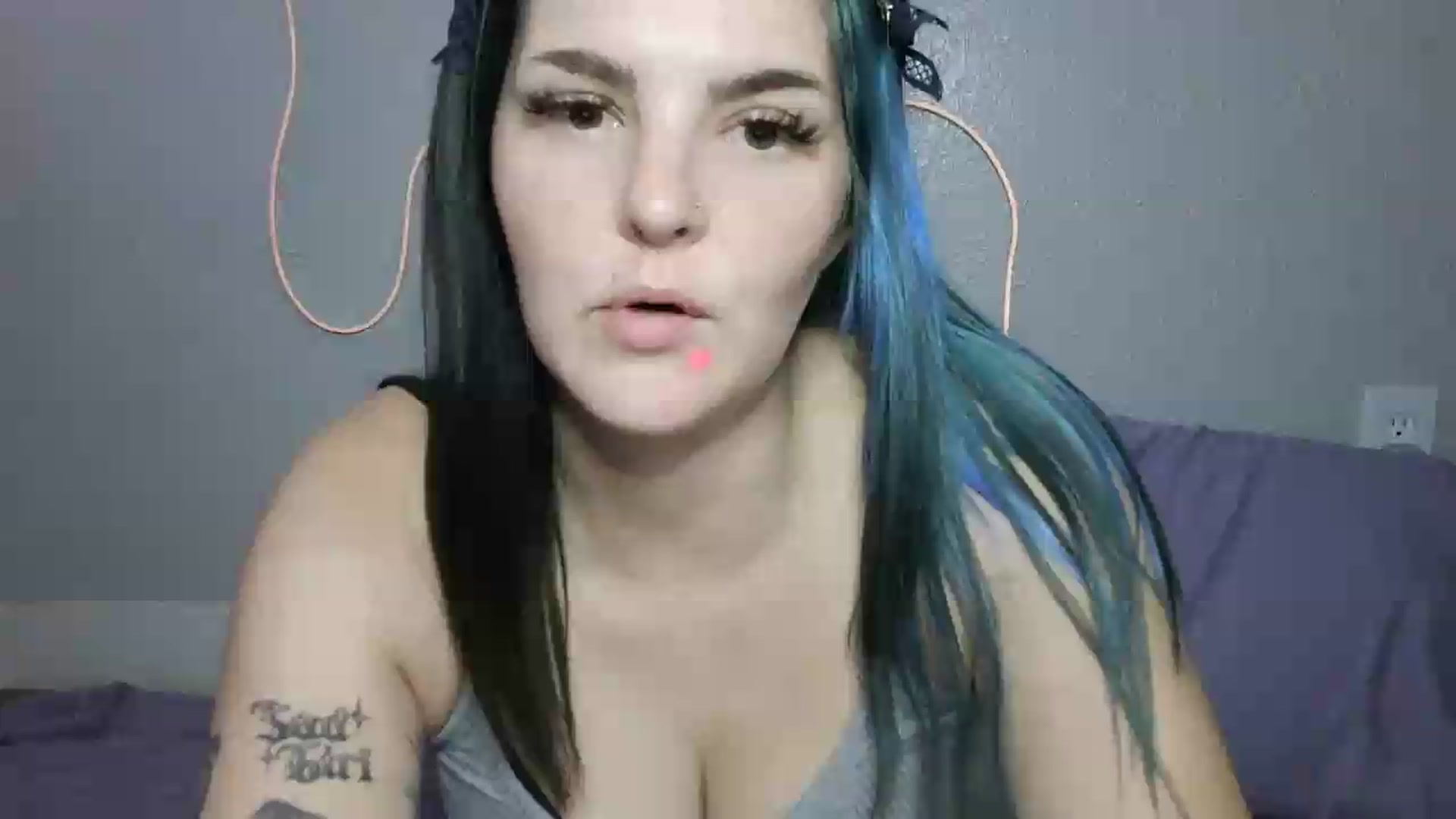 Gallery image thumbnail from Gothbaby_333x's myfreecams stream on, 09/15/2026, 21:38 image 14 of 20