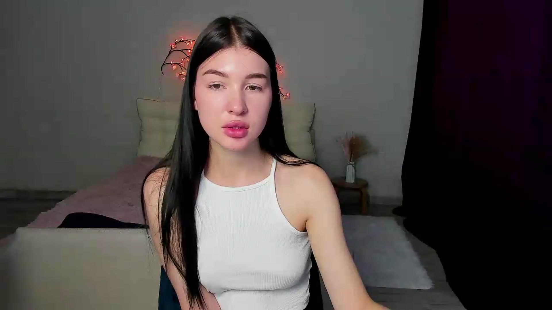 Gallery image thumbnail from GraceBennet's myfreecams stream on, 05/25/2026, 09:48 image 14 of 20