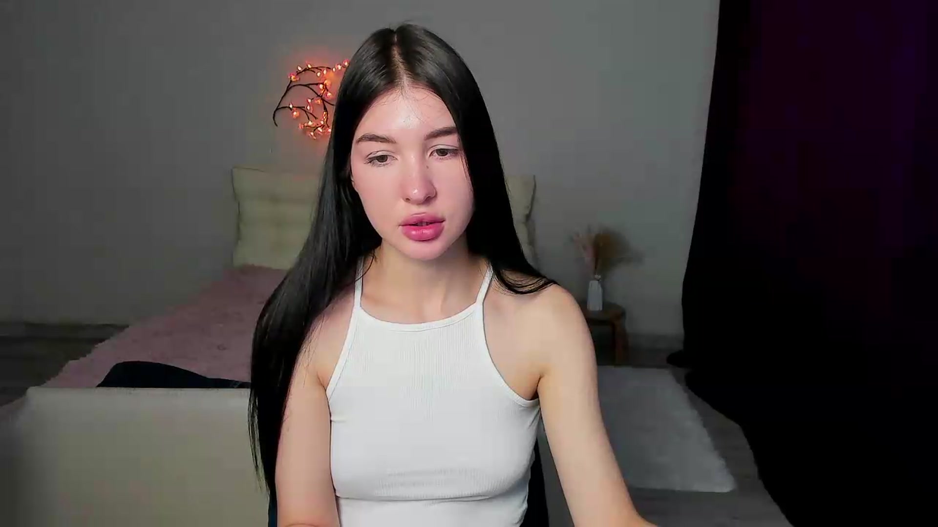 Gallery image thumbnail from GraceBennet's myfreecams stream on, 05/25/2026, 09:48 image 12 of 20