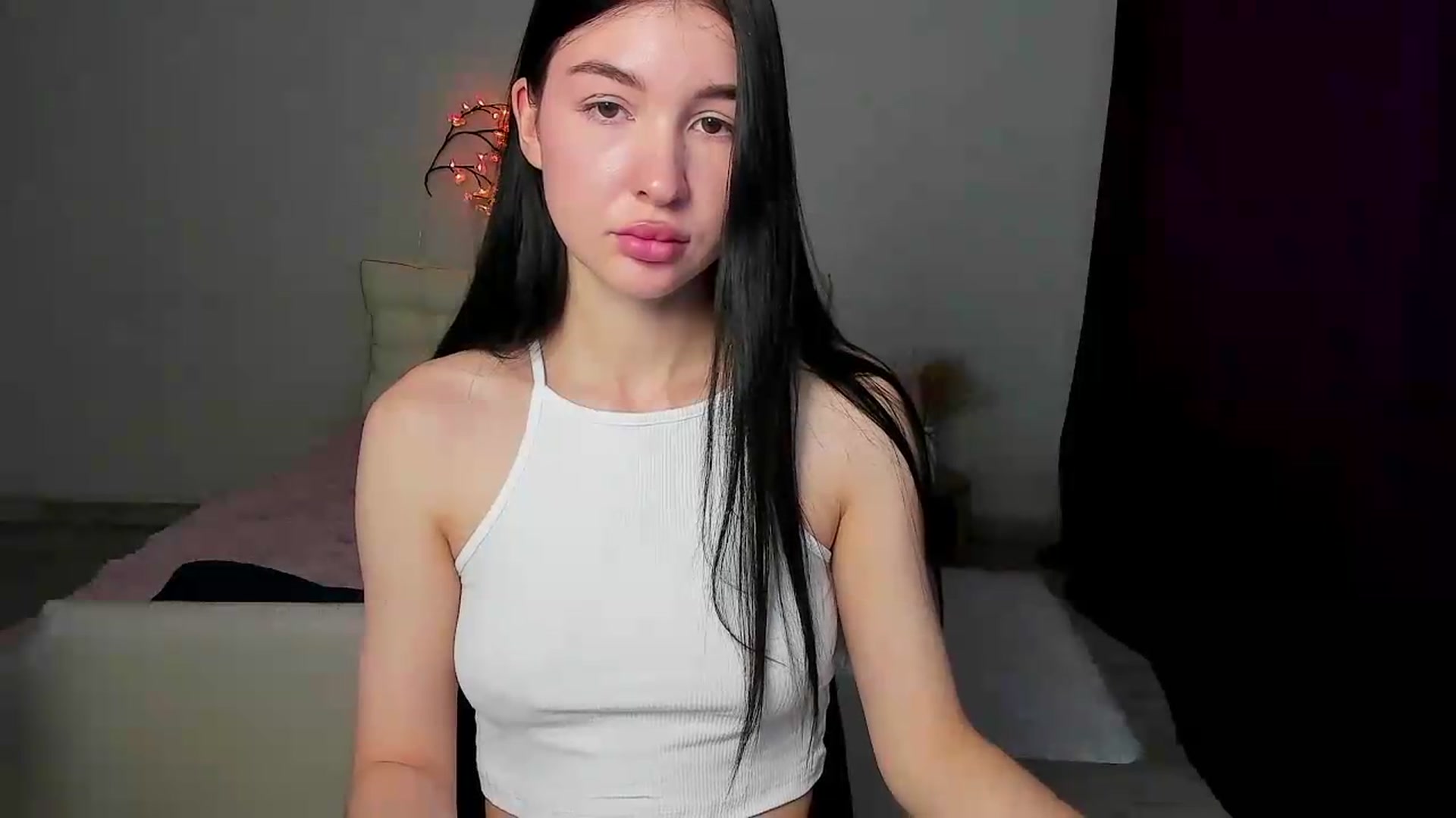 Gallery image thumbnail from GraceBennet's myfreecams stream on, 05/25/2026, 09:48 image 8 of 20