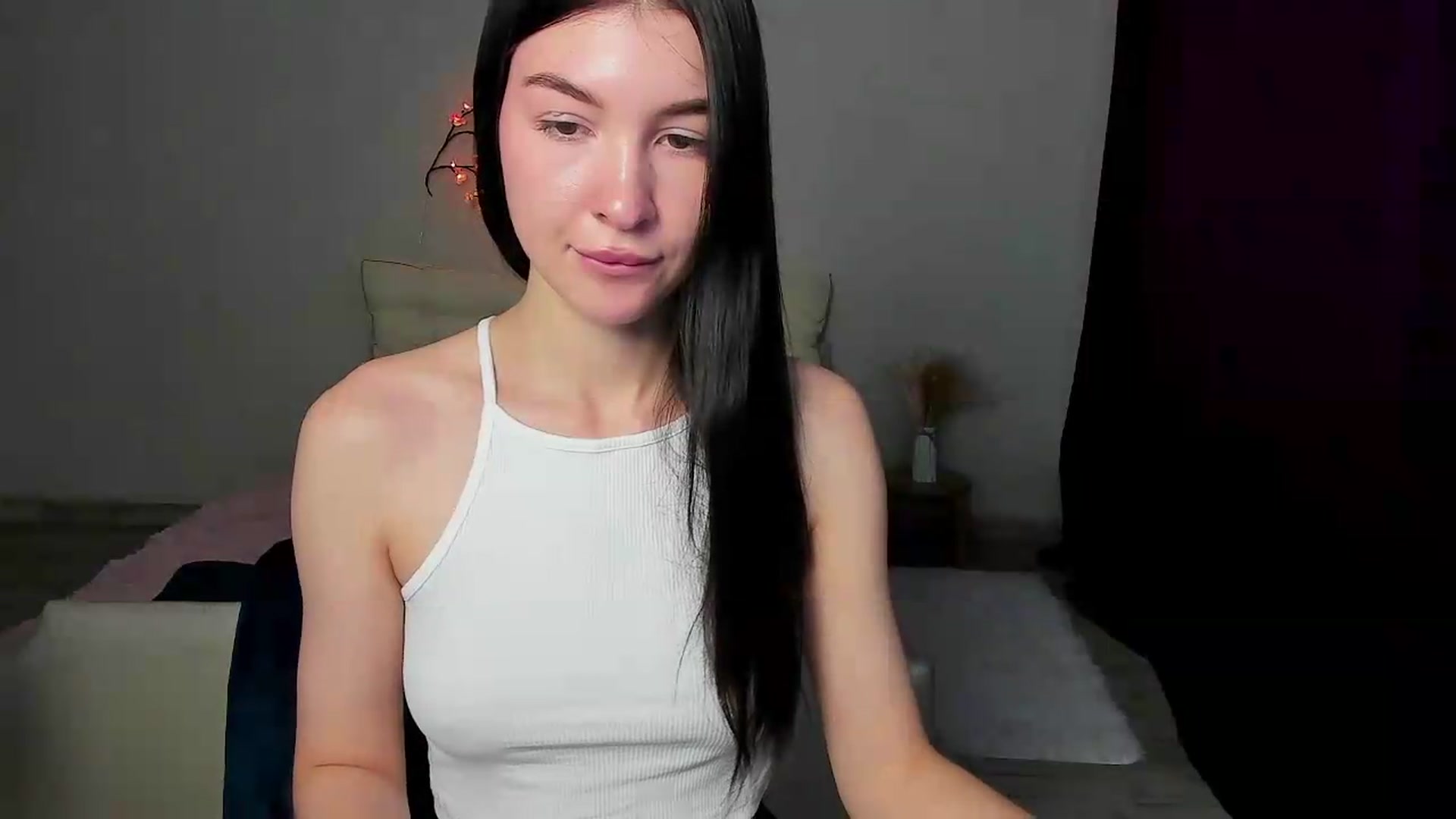Gallery image thumbnail from GraceBennet's myfreecams stream on, 05/25/2026, 09:48 image 4 of 20